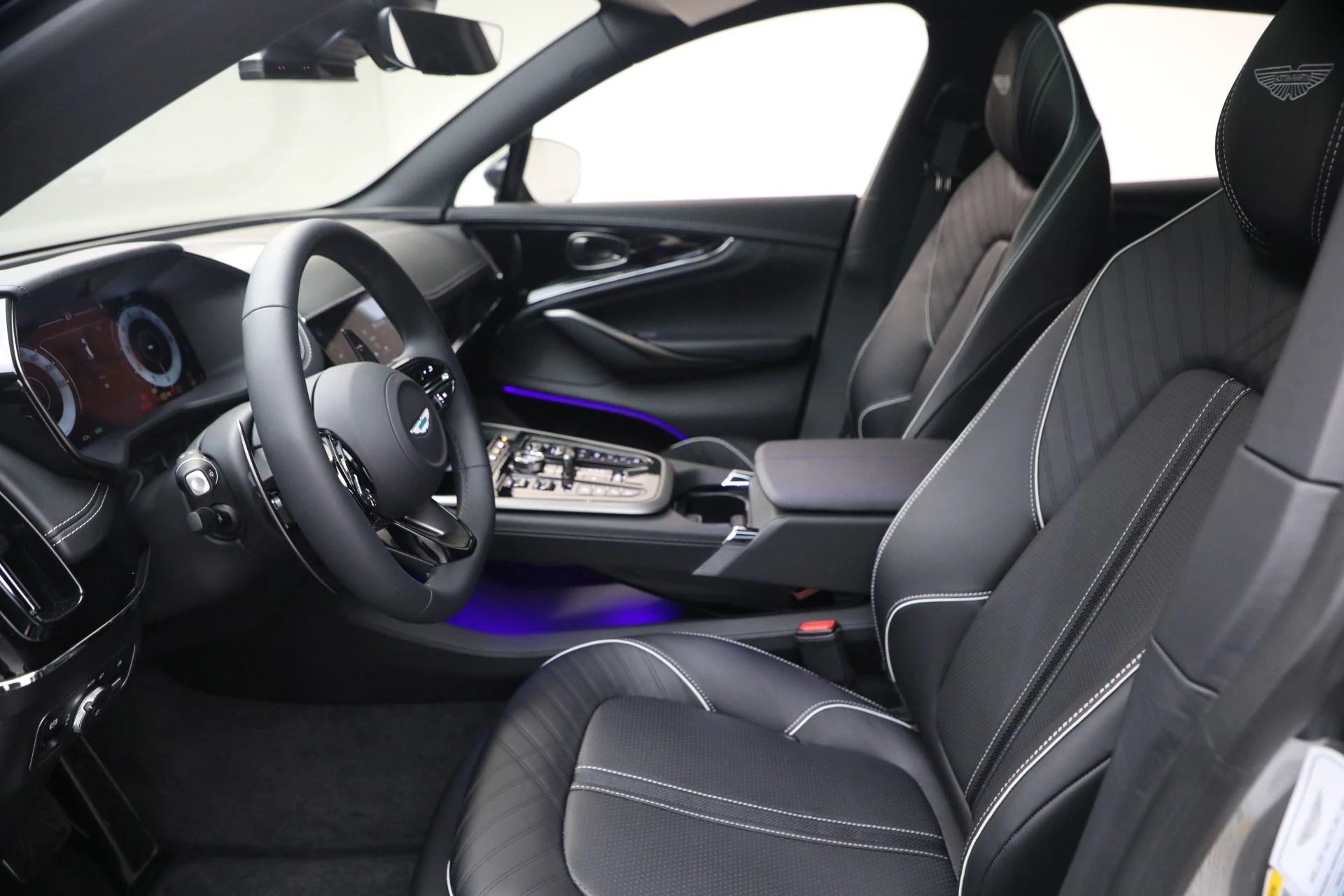 mph021_1539052633_New_2026_Aston_Martin_DBX_707_1767813169_a49741e8ef