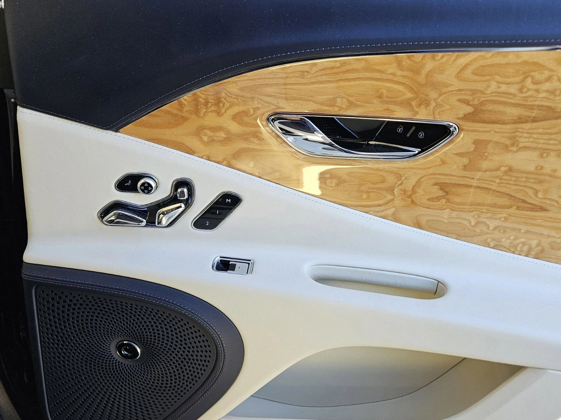 mph021_1540108945_2d12ac667fcaaeb3a3eeedf33bde8bbbx_4a4f8ae545