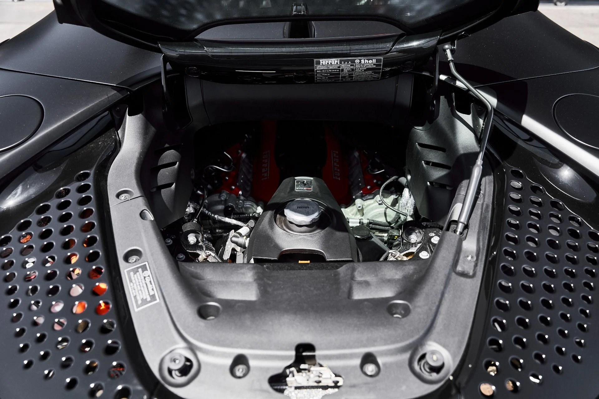 mph021_1547931566_Used_2024_Ferrari_SF_90_Spider_Base_1779382494_1fe1b545df