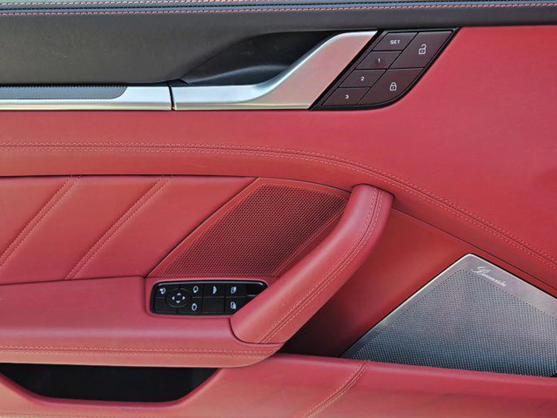 mph021_1551212216_c_N_Sd_VI_5_t_t_Eh_Ry_N86_EDW_Vx_Xi_s_ef38b049c7