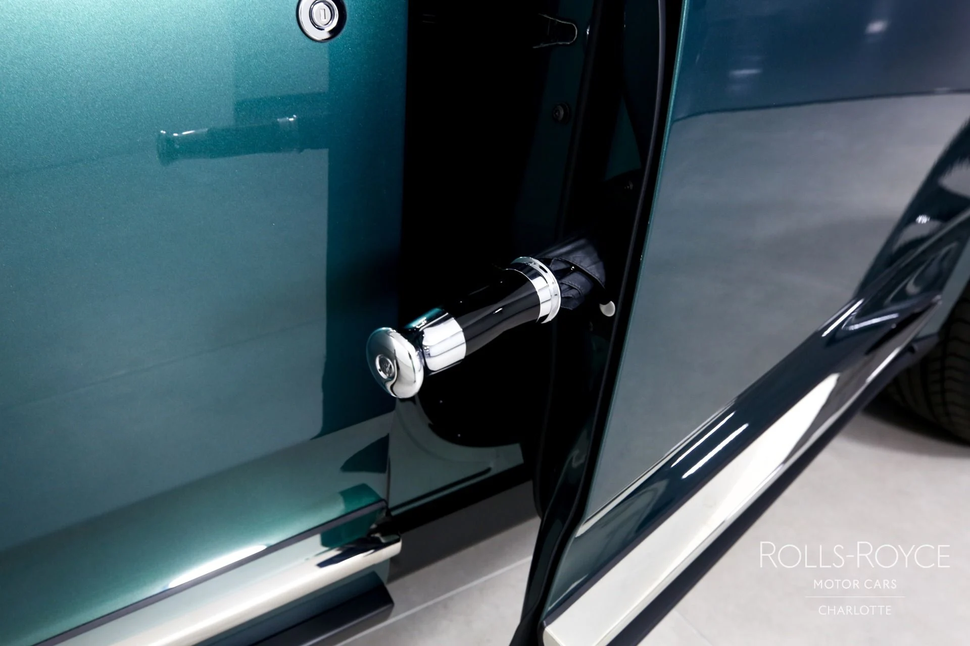 mph021_1554074775_Used_2023_Rolls_Royce_Cullinan_1688236802_cc785ee4c6