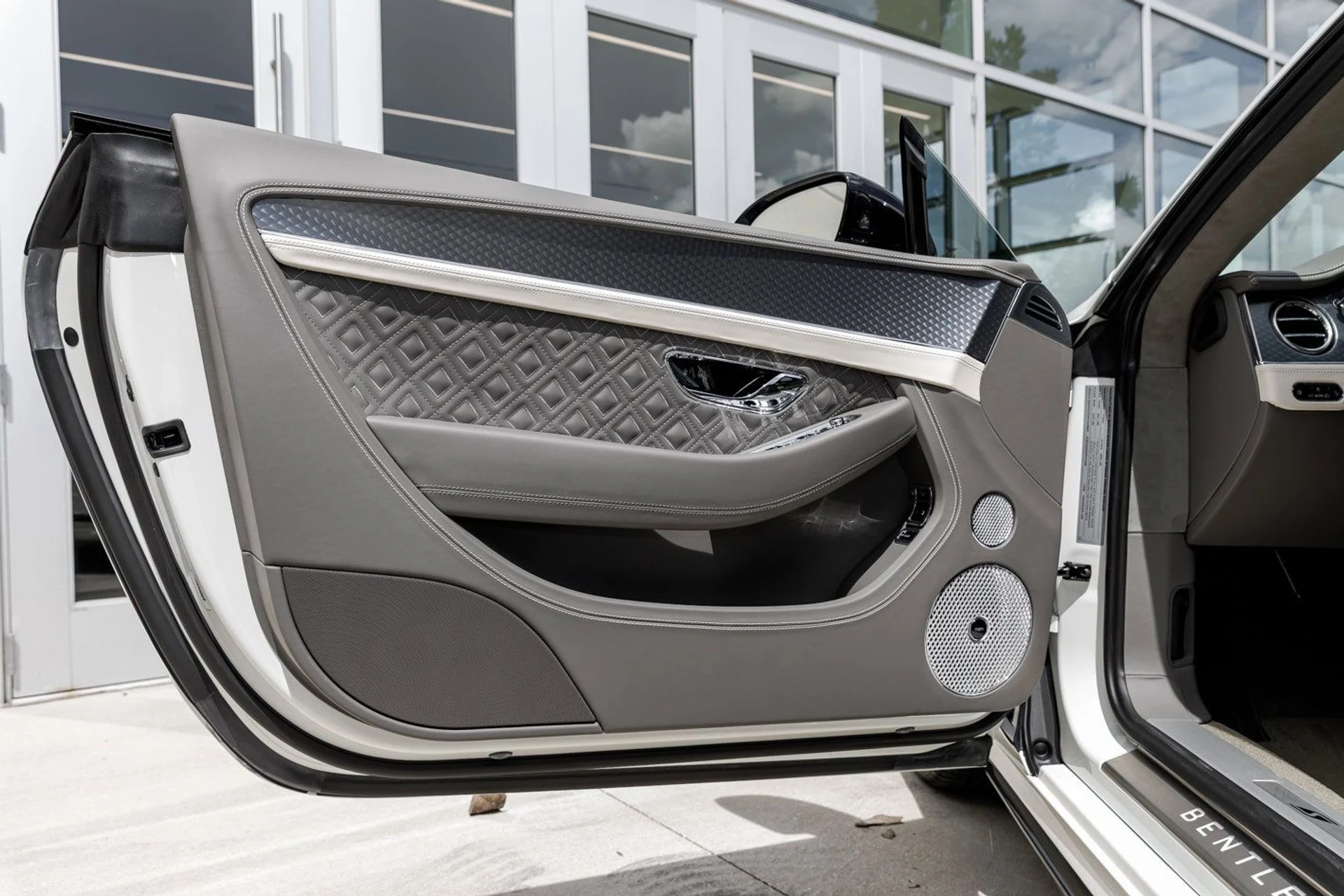 mph021_1565724133_82048270a01a293135aa6a083c53d019x_5ac356f020