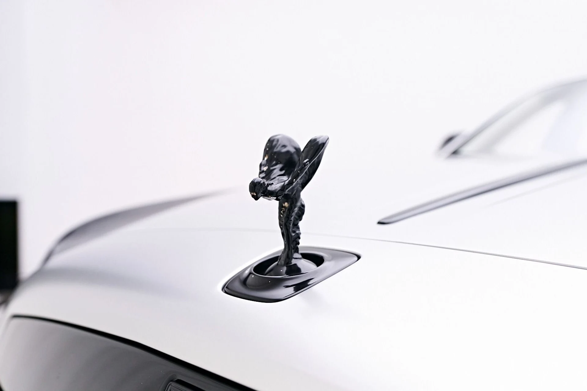mph021_1568011265_Used_2017_Rolls_Royce_Ghost_Base_1743559500_04005d62e9