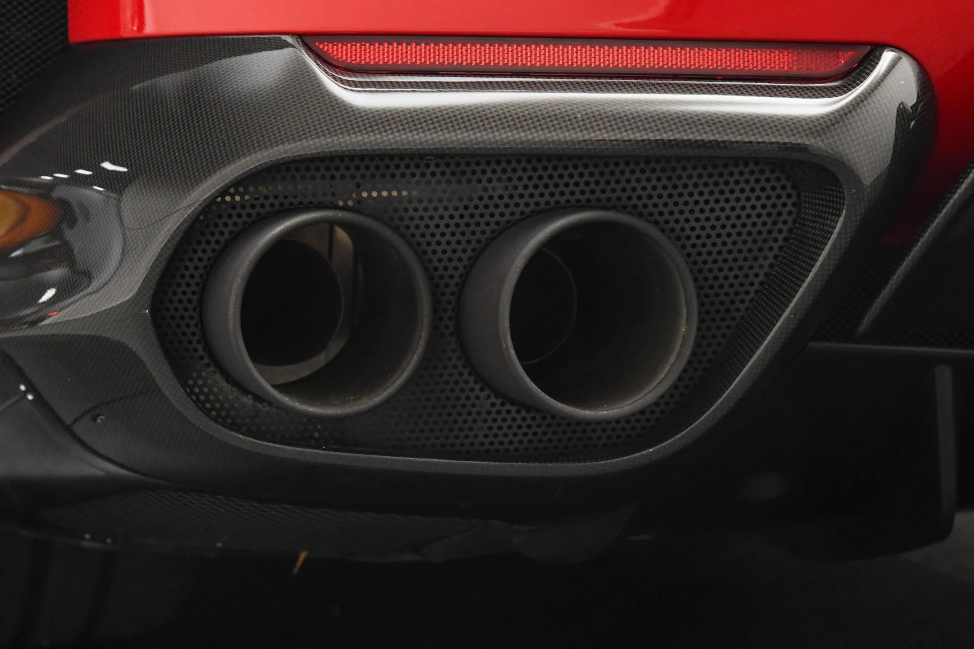 mph021_1572269800_Used_2021_Ferrari_812_GTS_1753257406_5b57d78857