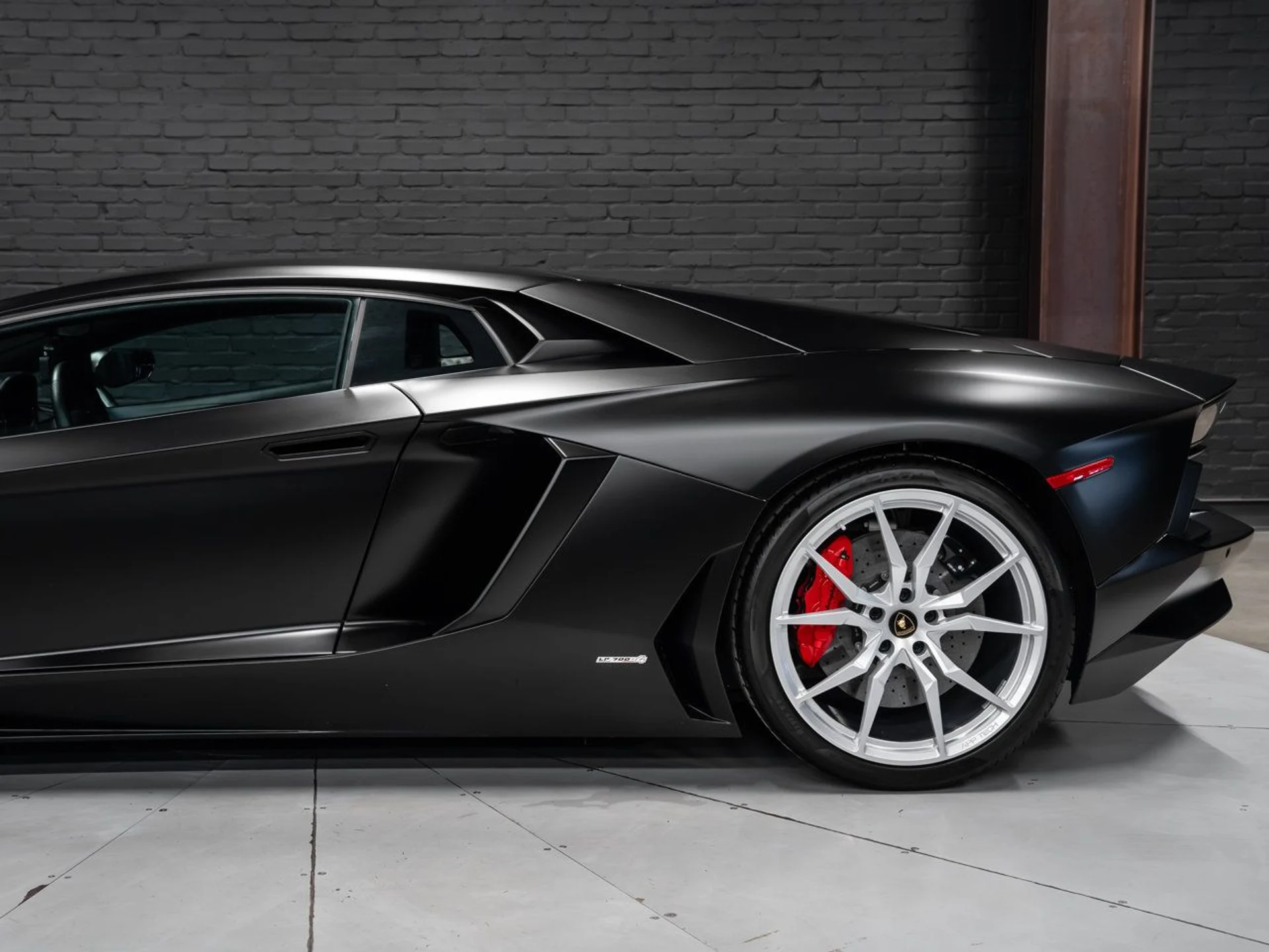mph021_1579203874_lamborghini_aventador_2017_842015a888