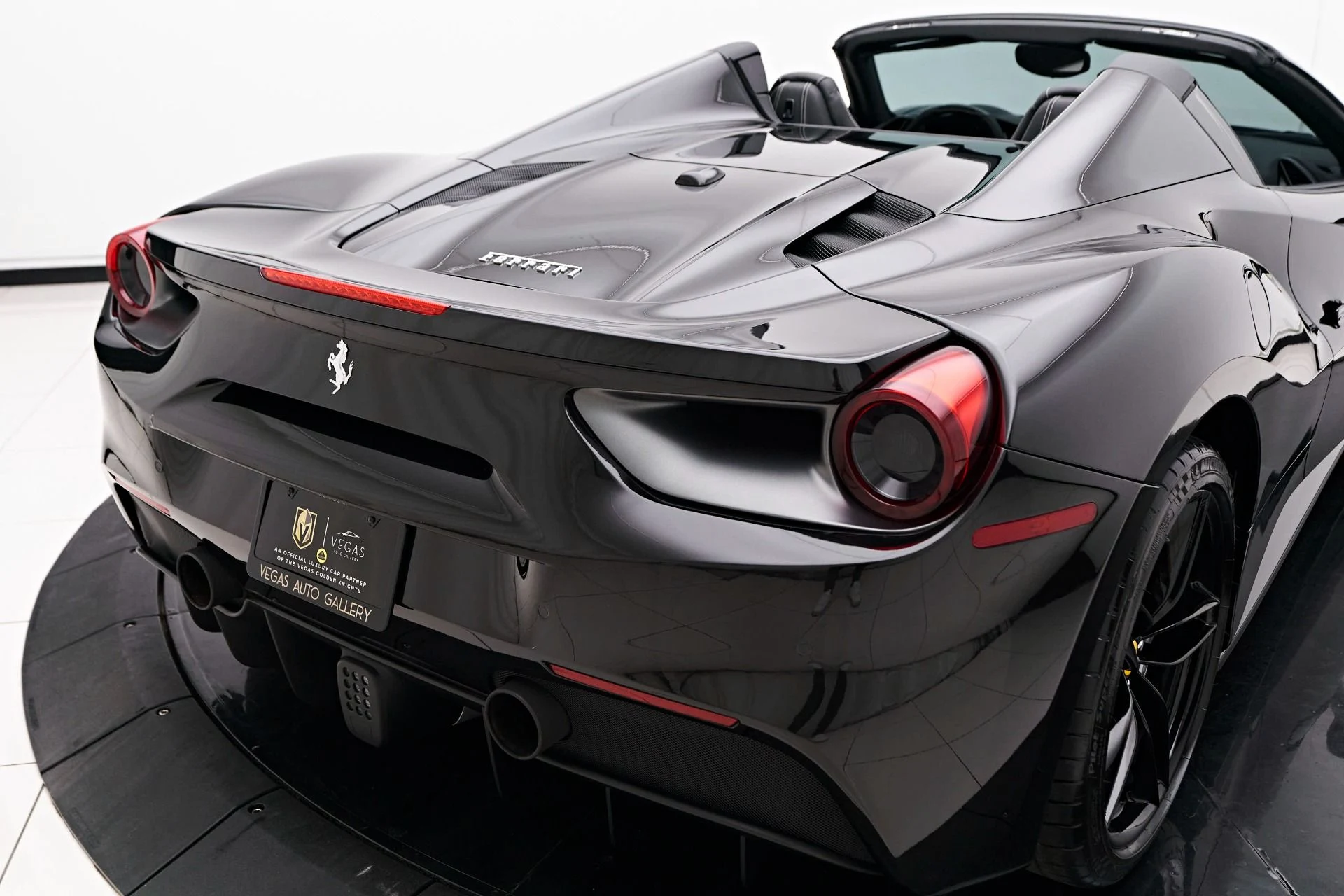 mph021_1609456570_Used_2018_Ferrari_488_Spider_Base_1717624092_813e580e0e