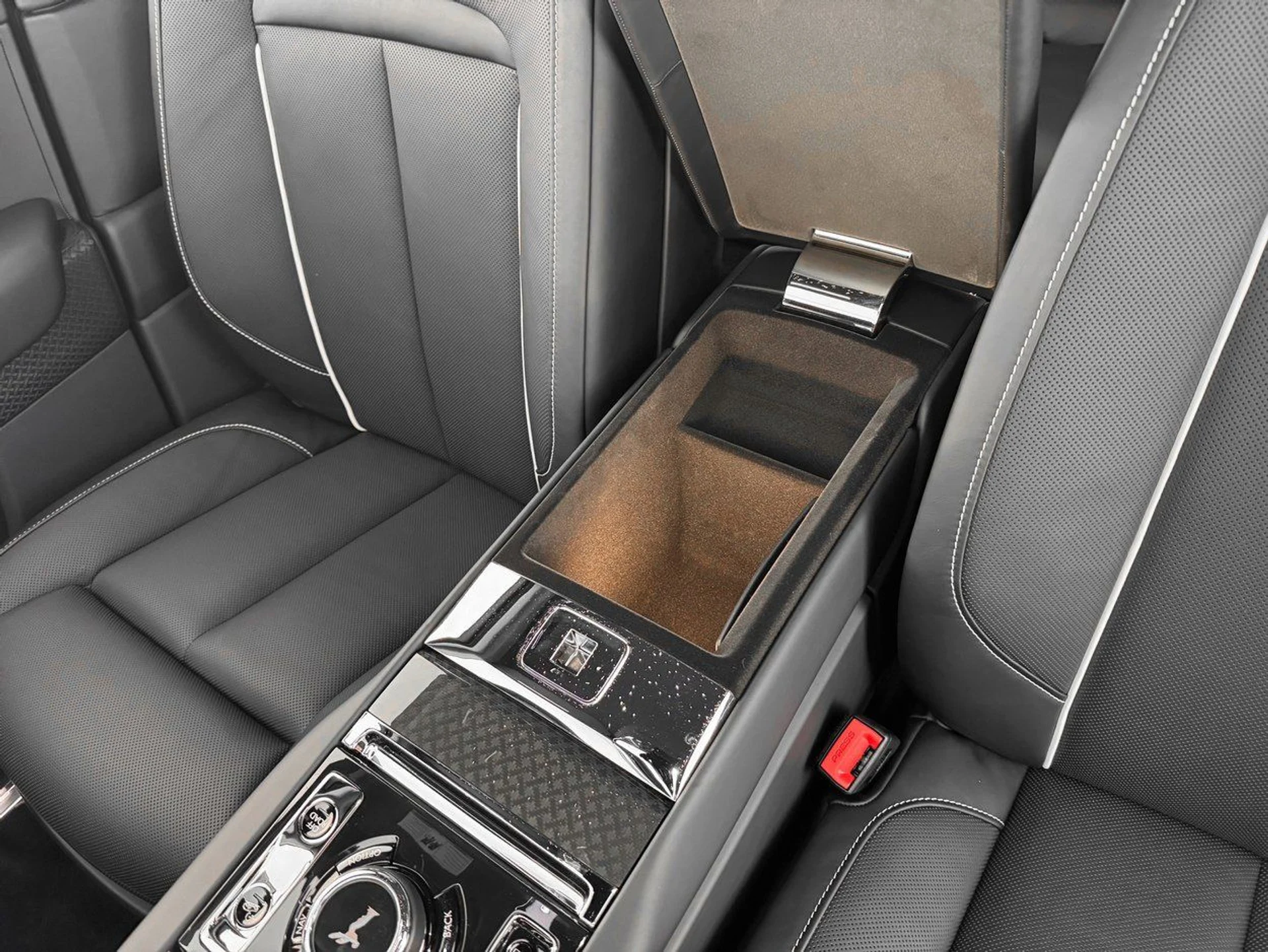 mph021_1609675714_8ad08f5ed913b68827f4beb400ada270x_a196747d39