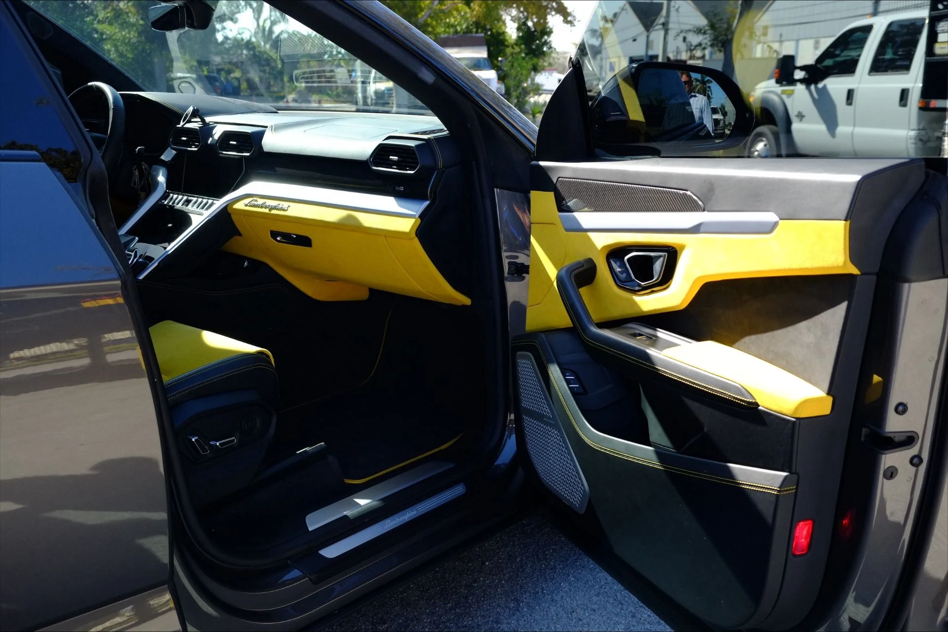 mph021_1622872215_Used_2021_Lamborghini_Urus_1776122302_ebc99430b9