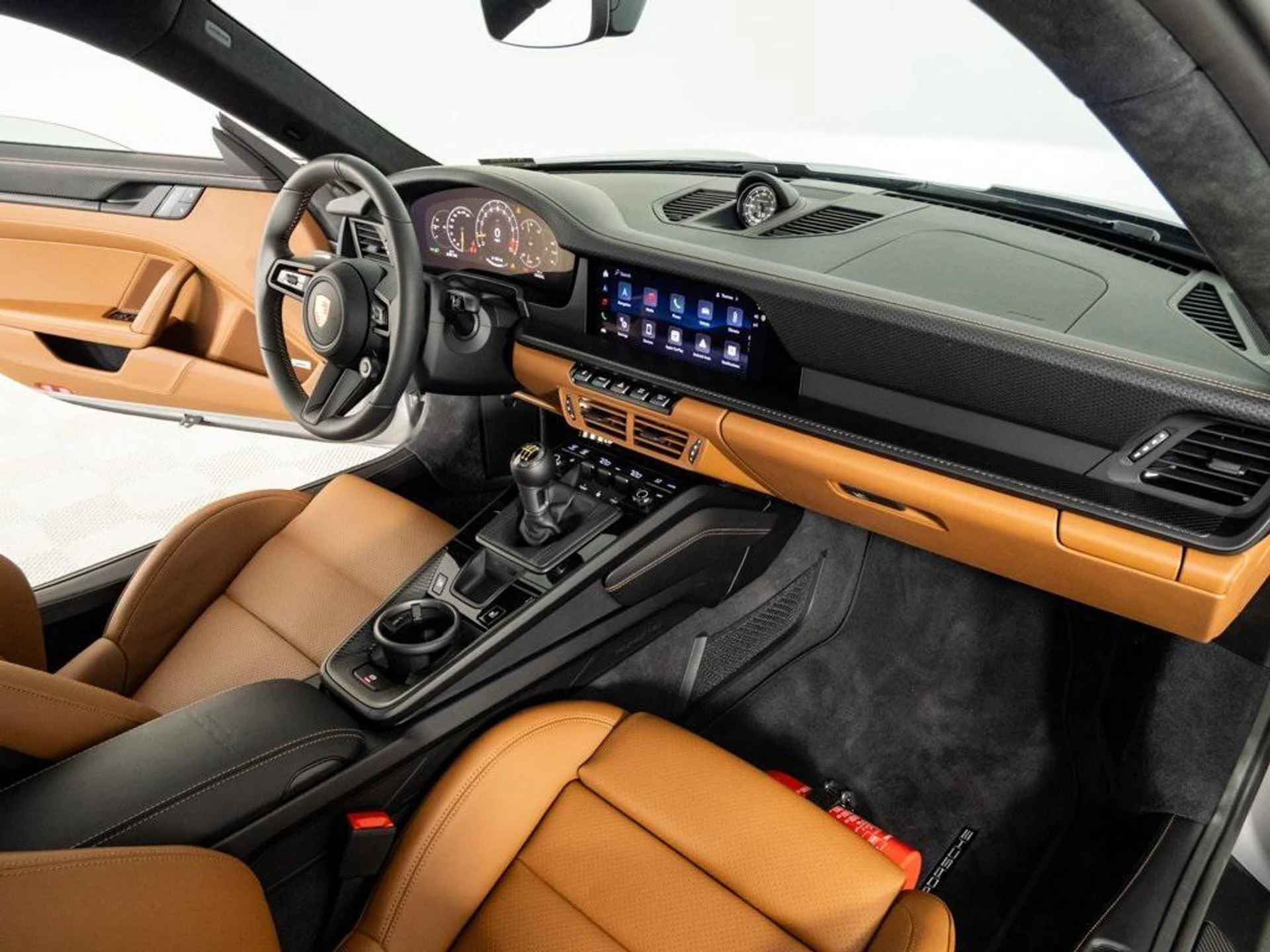 mph021_1627158297_iec1ox_Fg0_BRT_9_GTB_Quom_G1_FEMLU_c9fa251933