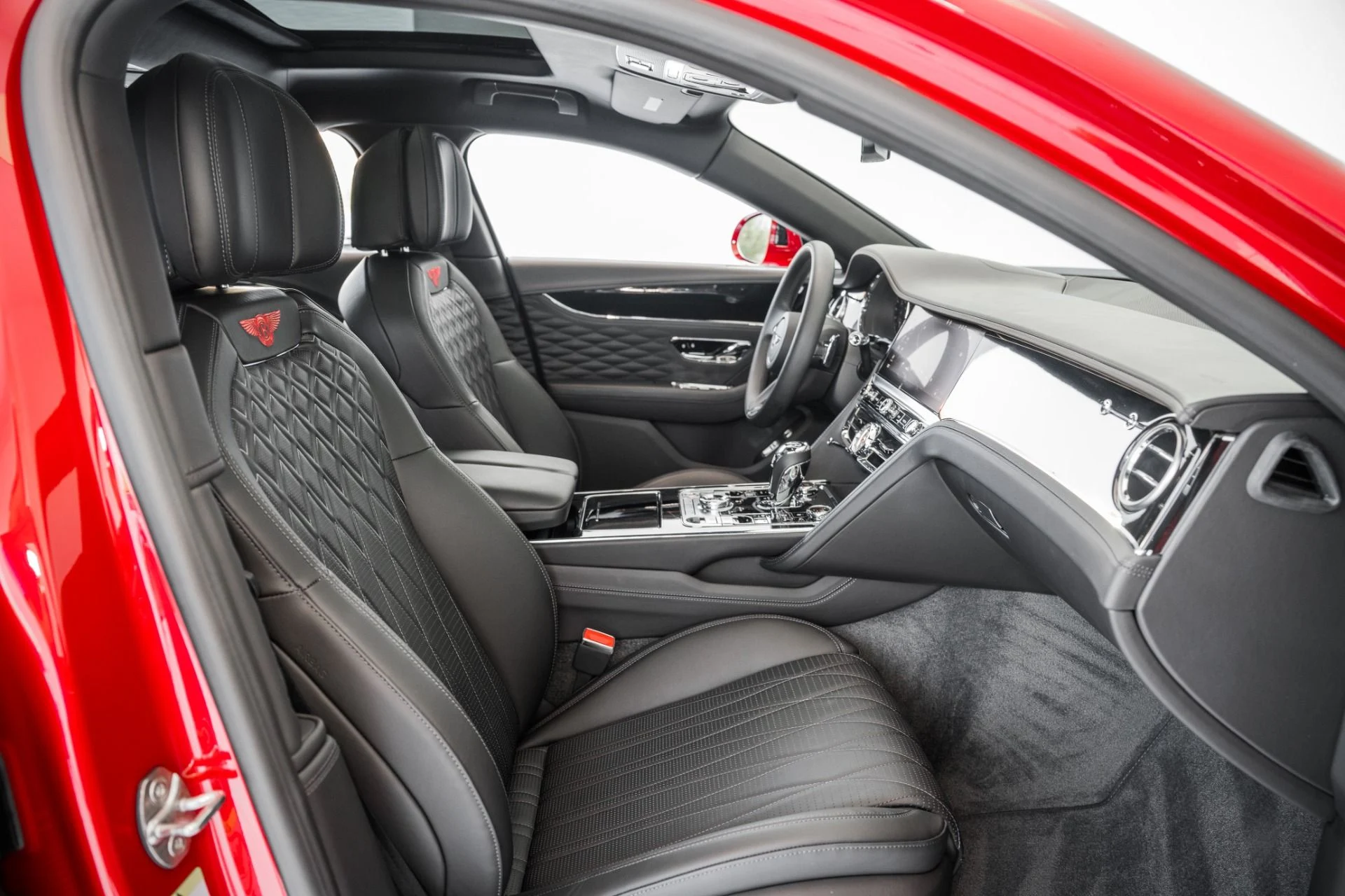 mph021_1645104557_Used_2022_Bentley_Flying_Spur_V8_1694798625_7184fd954c