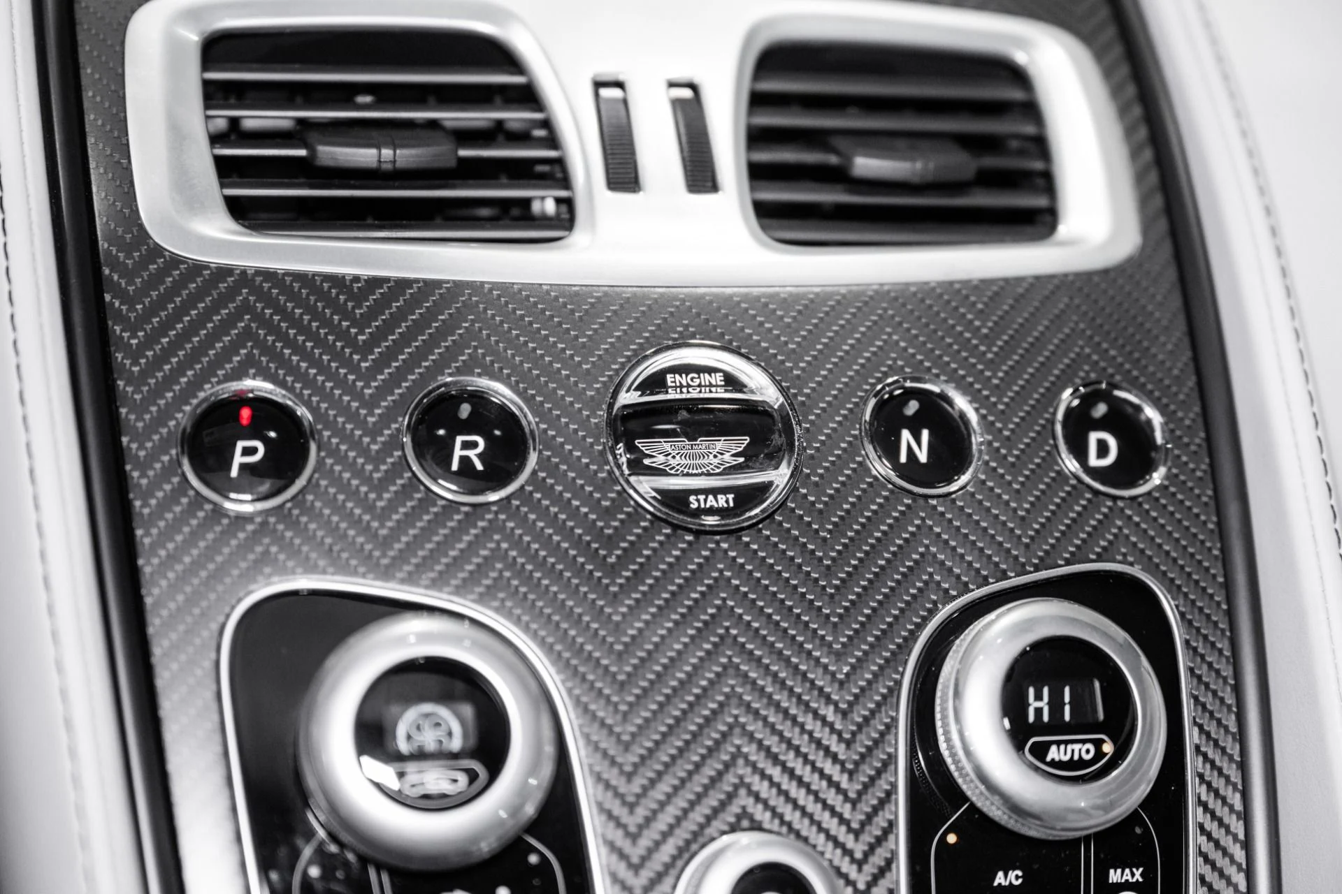 mph021_1649576498_Used_2016_Aston_Martin_Vanquish_V12_1770132200_85a47da13a