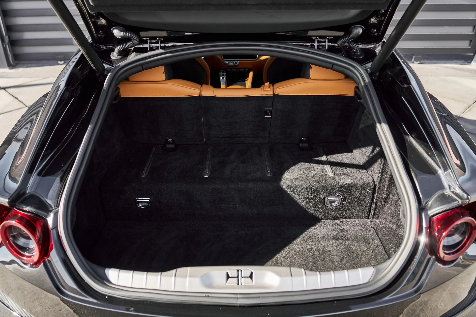 mph021_1658257679_Used_2018_Ferrari_GTC_4_Lusso_V12_1764210132_857660356f