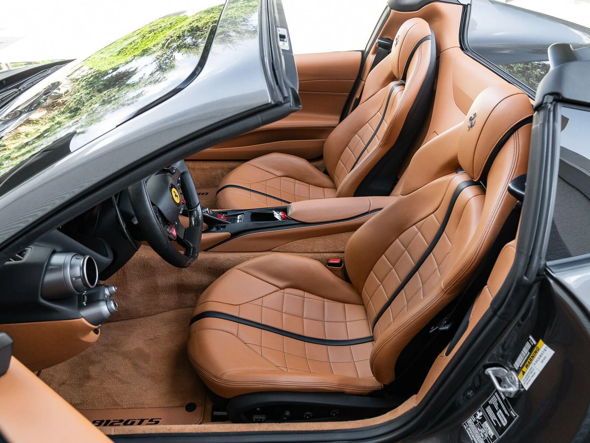 mph021_1679900173_Used_2022_Ferrari_812_GTS_Convertible_1784905679_4c3a2c4688