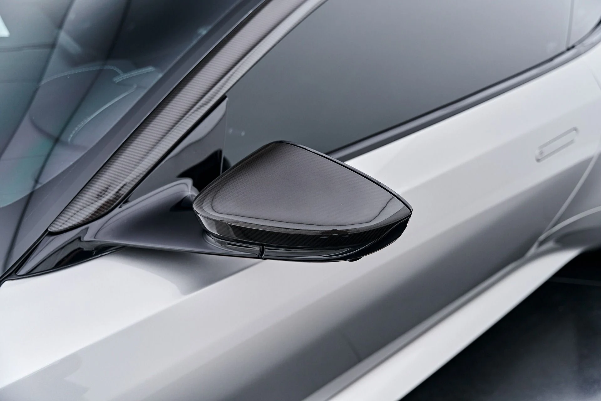 mph021_1680390494_Used_2023_Aston_Martin_DBS_1790369860_f1c005788f