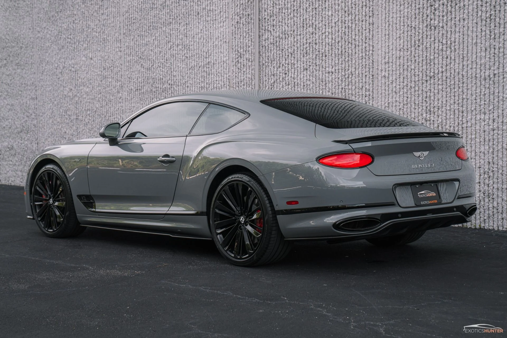 mph021_1686010936_Used_2022_Bentley_Continental_GT_Speed_in_Camrian_Grey_w_Factory_Carbon_Kit_Rotating_Display_1762295522_fb13495d44