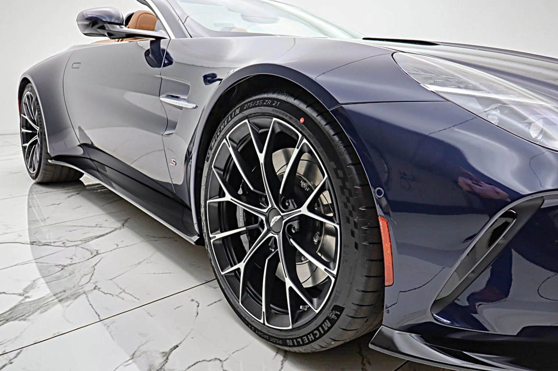 mph021_1692617715_New_2026_Aston_Martin_Vantage_S_Roadster_f997bc5be2