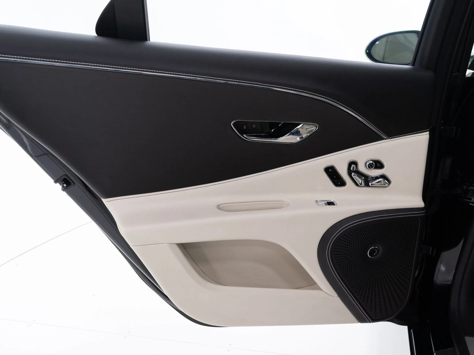 mph021_1693272133_aee4beaea4a78f91f34d9f07813b3324_5763ec67d8