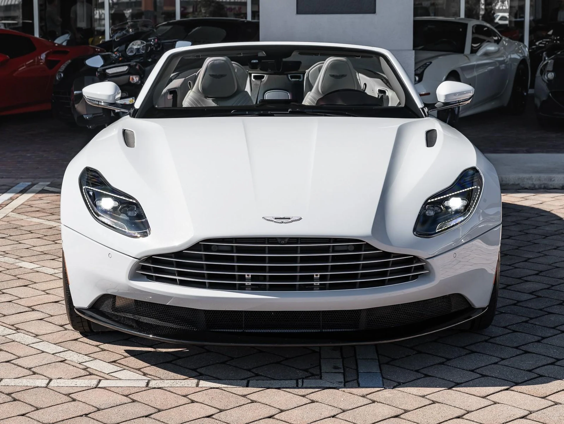 mph021_1694897097_Used_2022_Aston_Martin_DB_11_Volante_1767028107_3c44ecbd7e