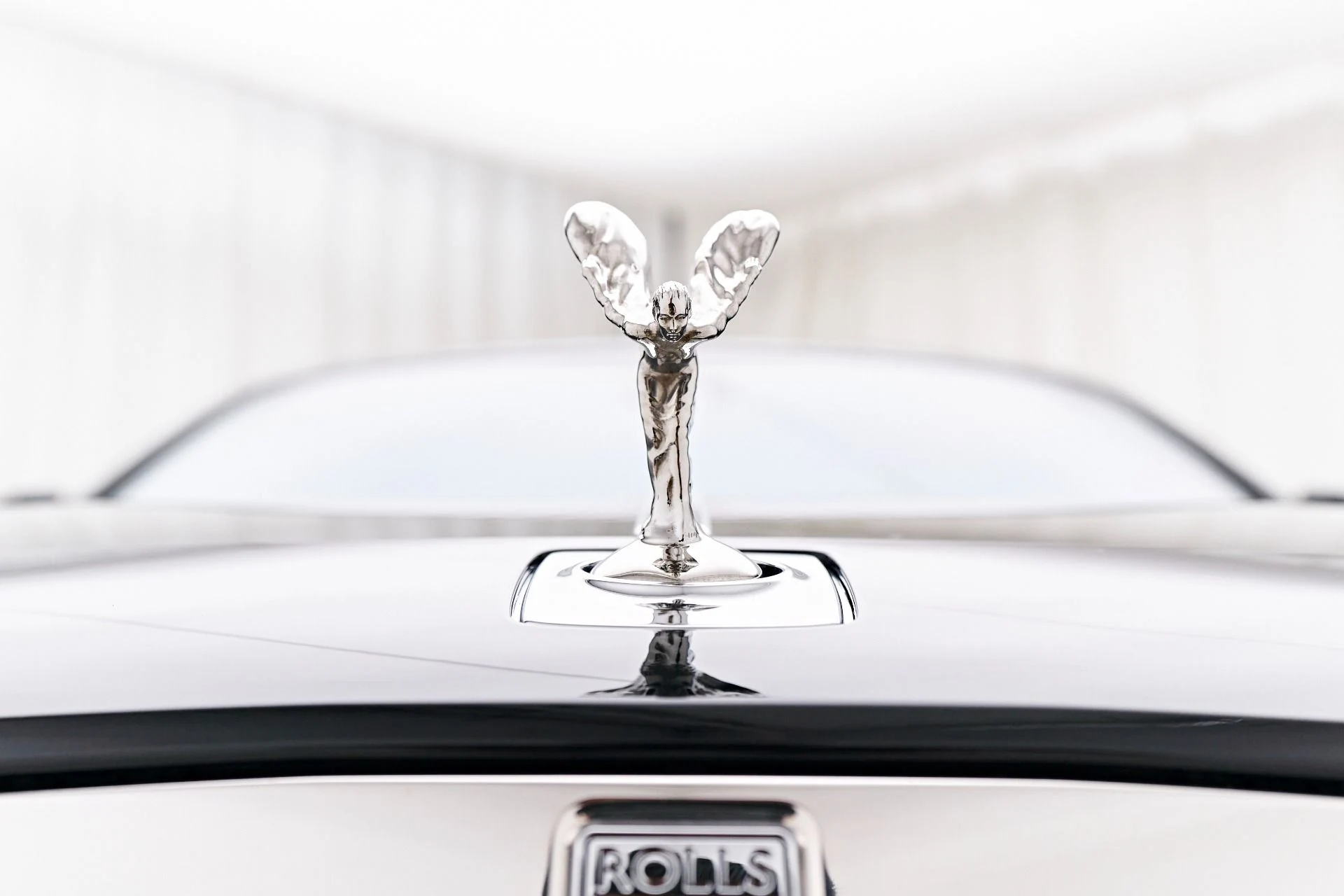 mph021_1698286588_Used_2012_Rolls_Royce_Ghost_Base_1690494640_b6cf1e5c3b