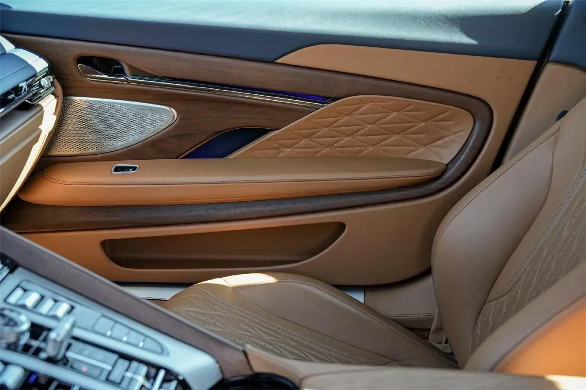 mph021_1702020697_a9cb979fe0024912a4fd73e2abc3d466_95219af068