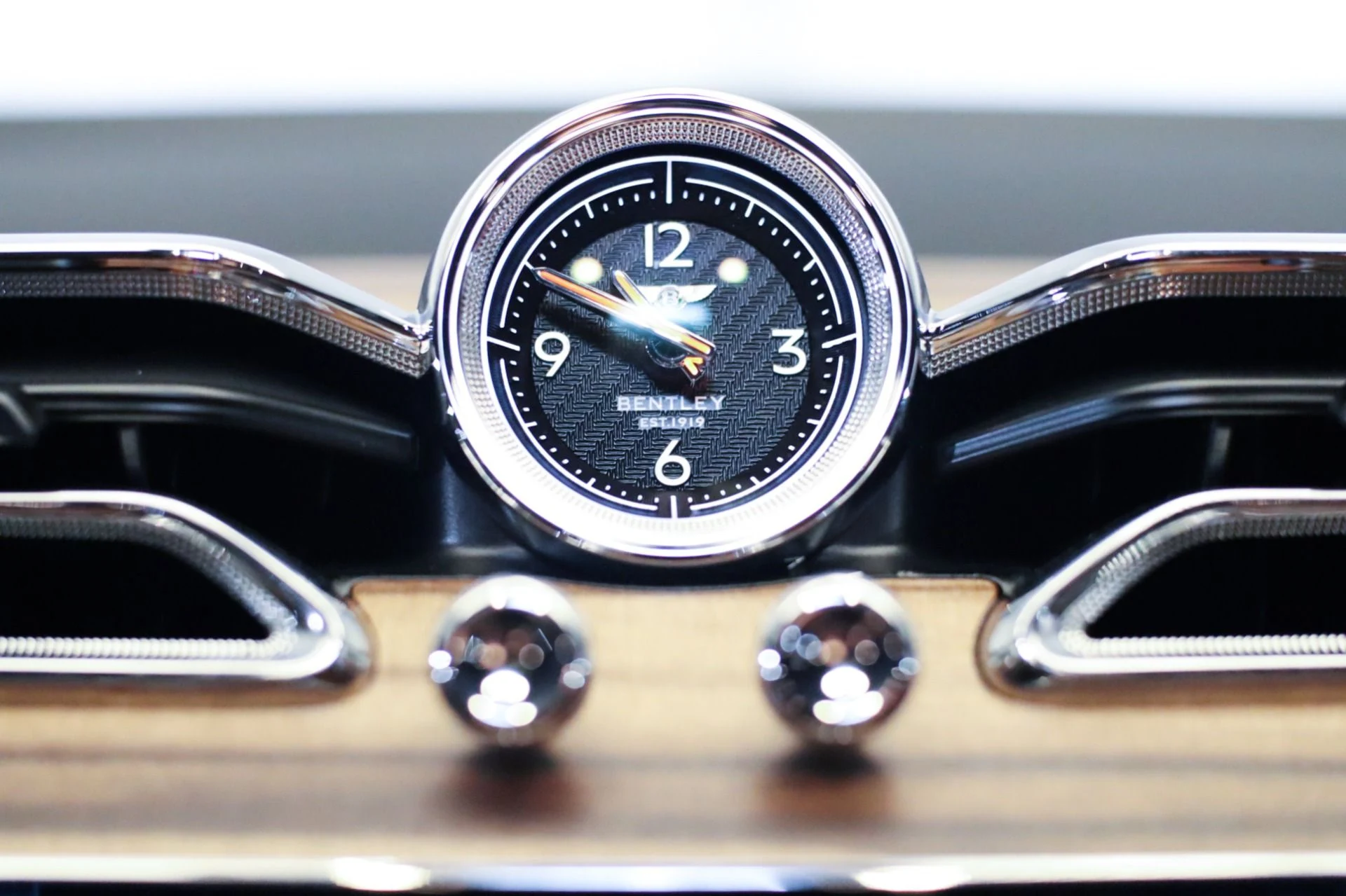 mph021_1702314966_Used_2025_Bentley_Bentayga_S_1744810682_6058fb2bcf
