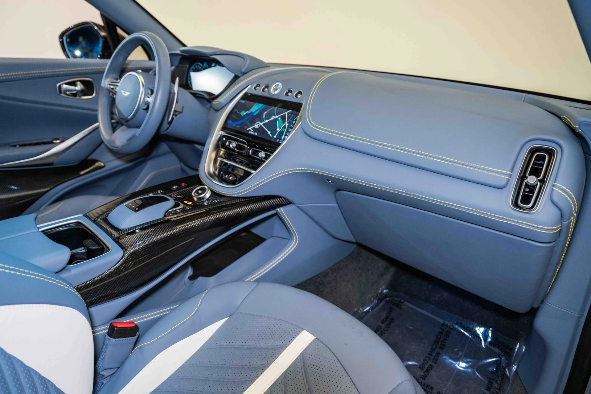 mph021_1713255399_Used_2023_Aston_Martin_DBX_707_1728832242_0d8cf9dda4