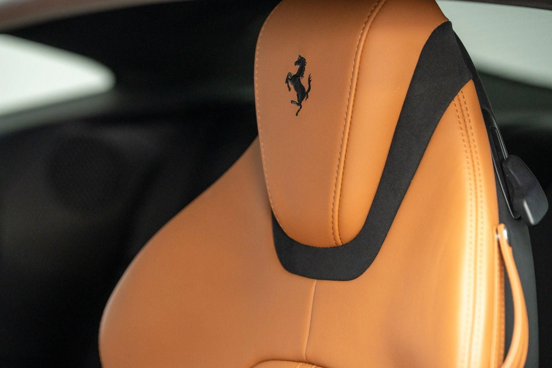 mph021_1715503337_Used_2022_Ferrari_Roma_1777382870_0b9ab2a348