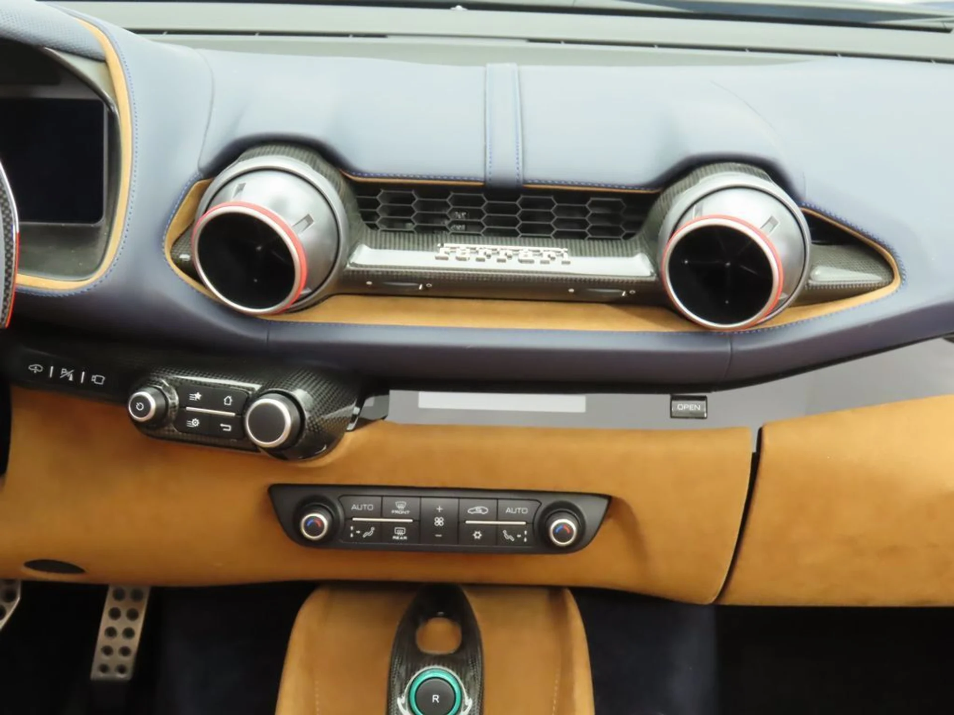 mph021_1717111519_used_2021_ferrari_812_gts_convertible_8119_22958472_22_1024_60092de568