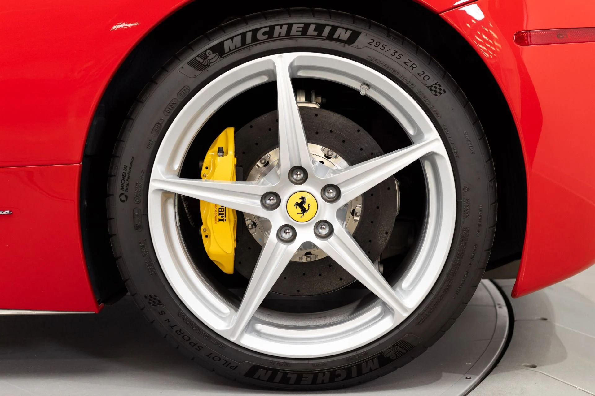 mph021_1717656351_Used_2014_Ferrari_458_Spider_1781623433_86ff519871
