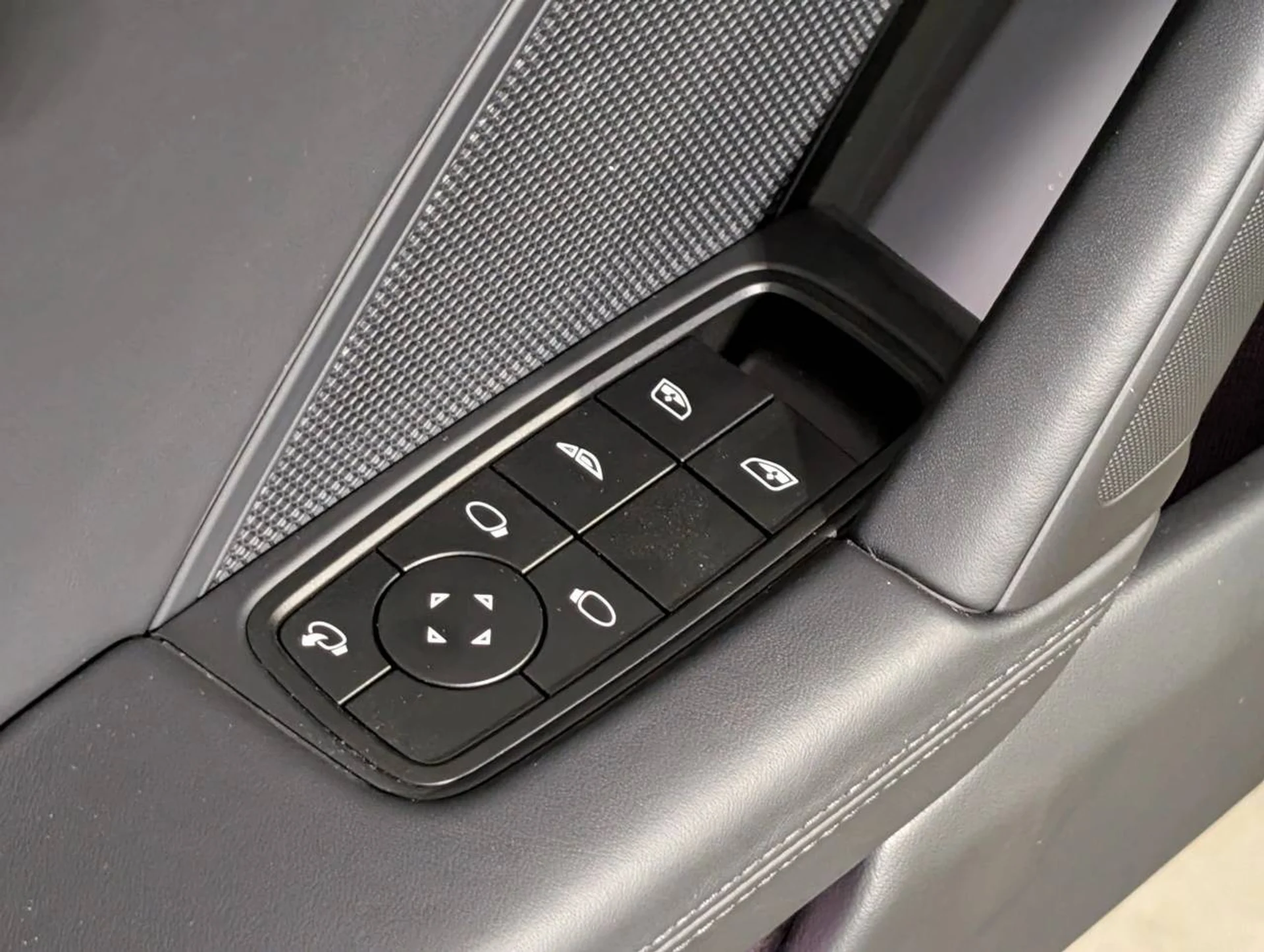 mph021_1724524836_8a7bbea7657e1f700e17345bef2d2653x_fcf4cb789f