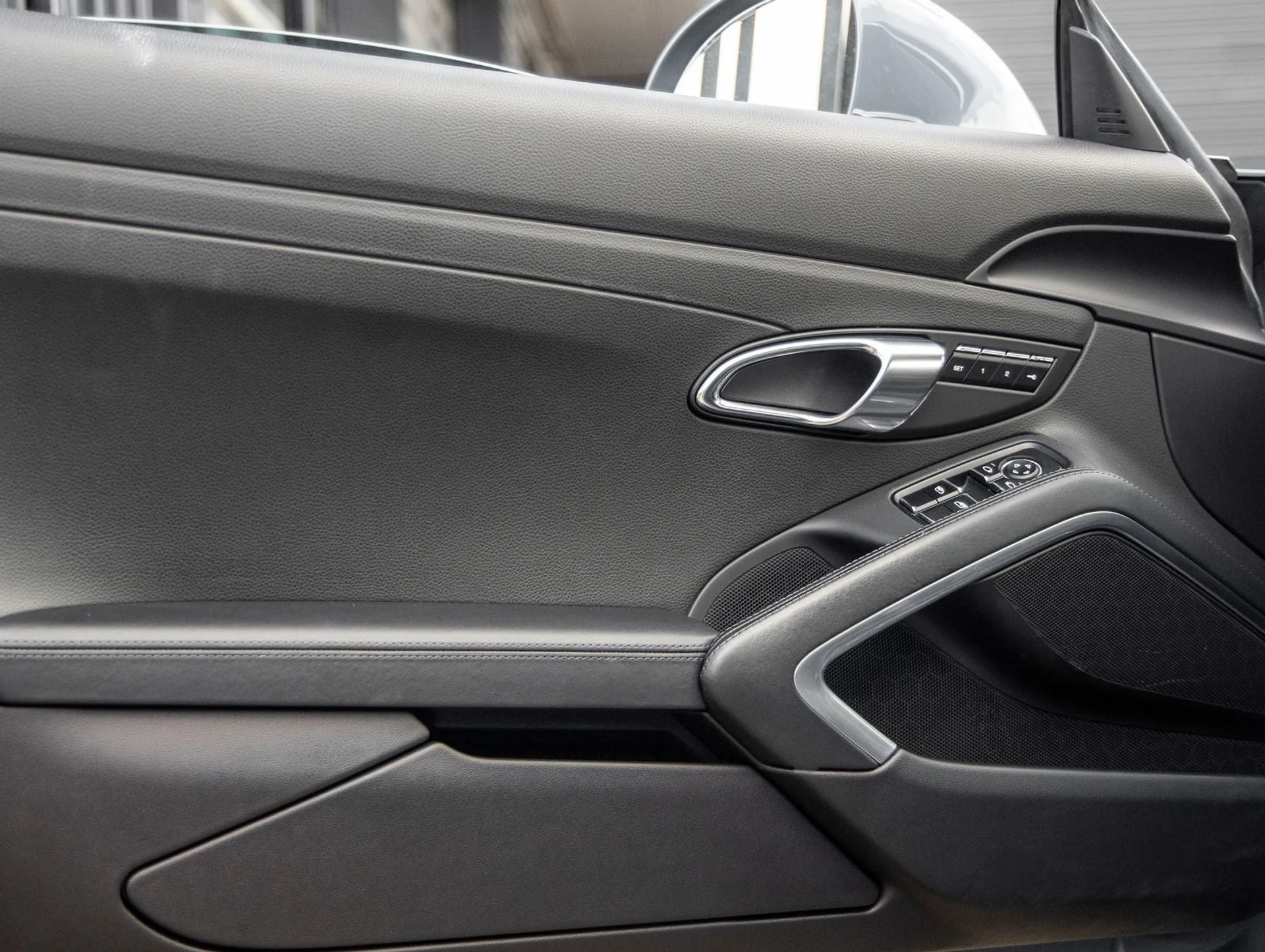 mph021_1727698987_22_28d8654572