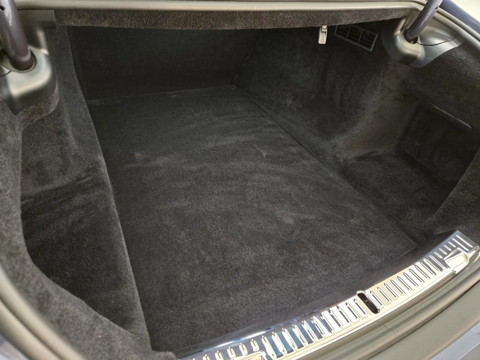 mph021_1734706986_Used_2025_Rolls_Royce_Ghost_1769583065_e82b025cb9