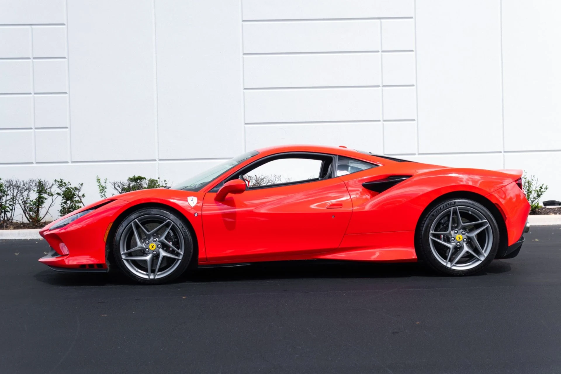mph021_1737382759_Used_2022_Ferrari_F8_Tributo_1777610144_24a2156920