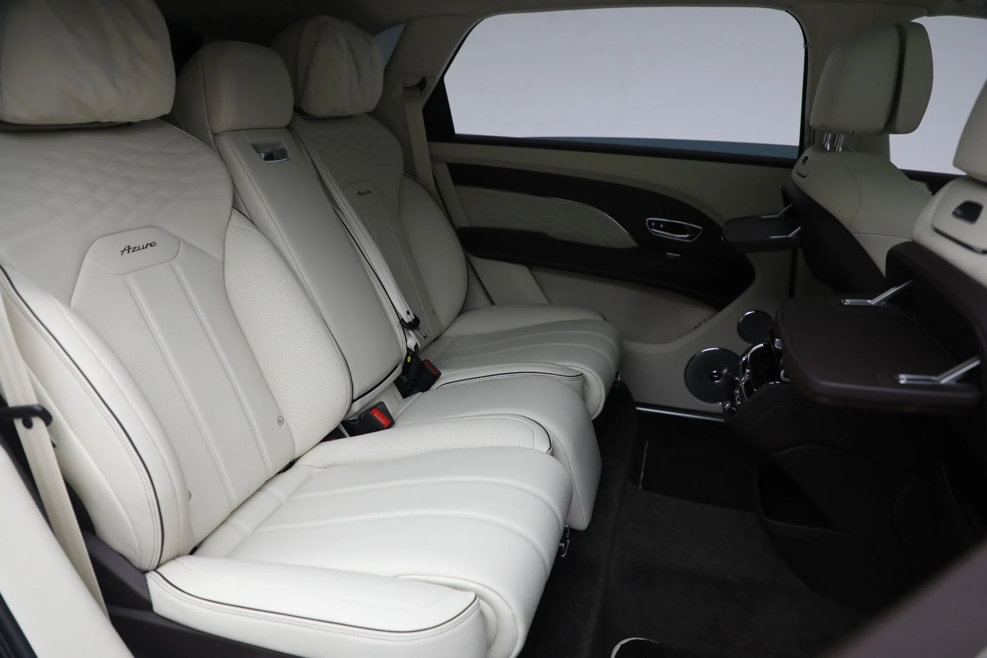 mph021_1739669036_Used_2024_Bentley_Bentayga_EWB_Azure_V8_3aa0709b82