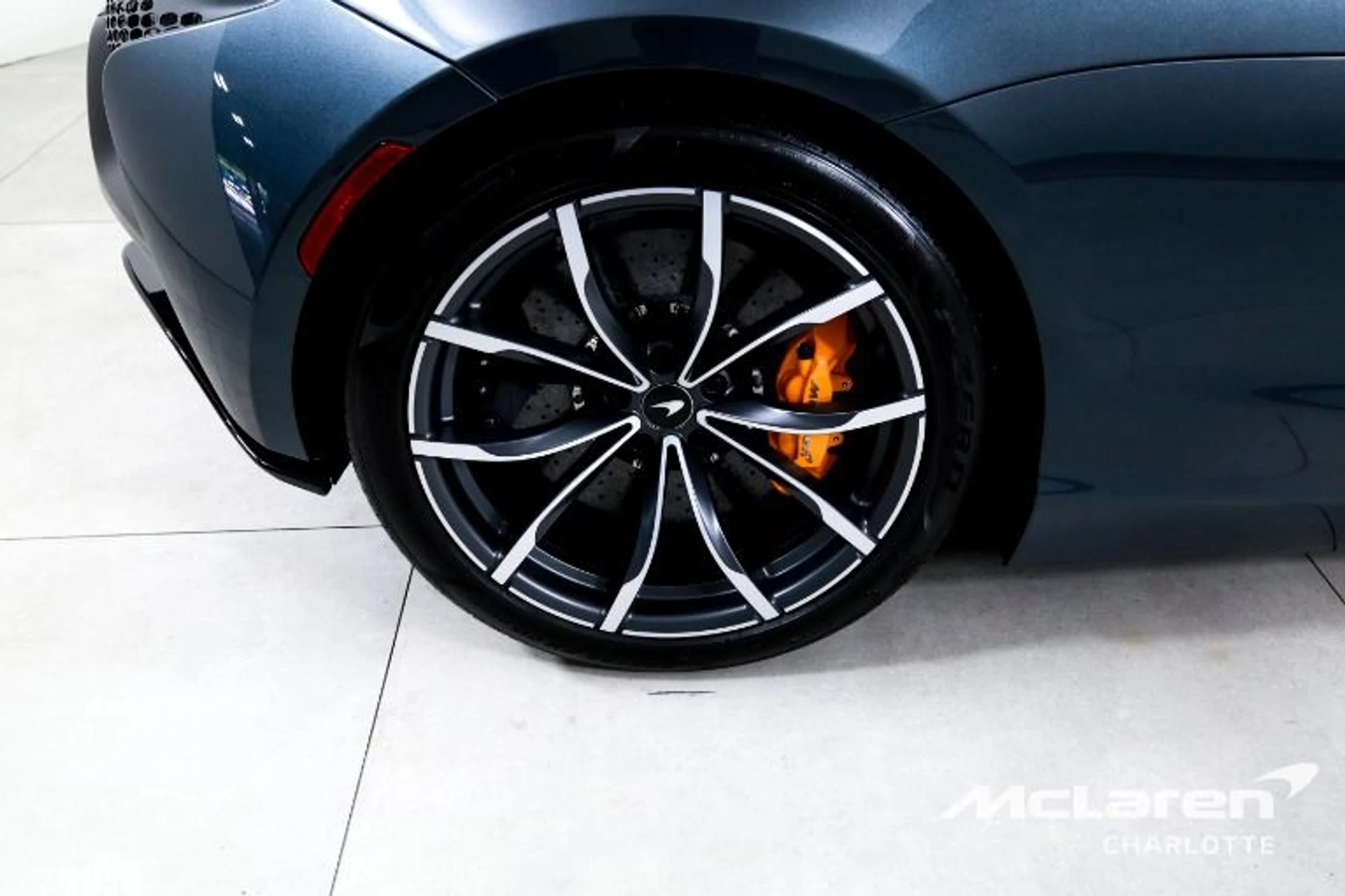 mph021_1759227289_Used_2023_Mc_Laren_Artura_0ab8b4e10c
