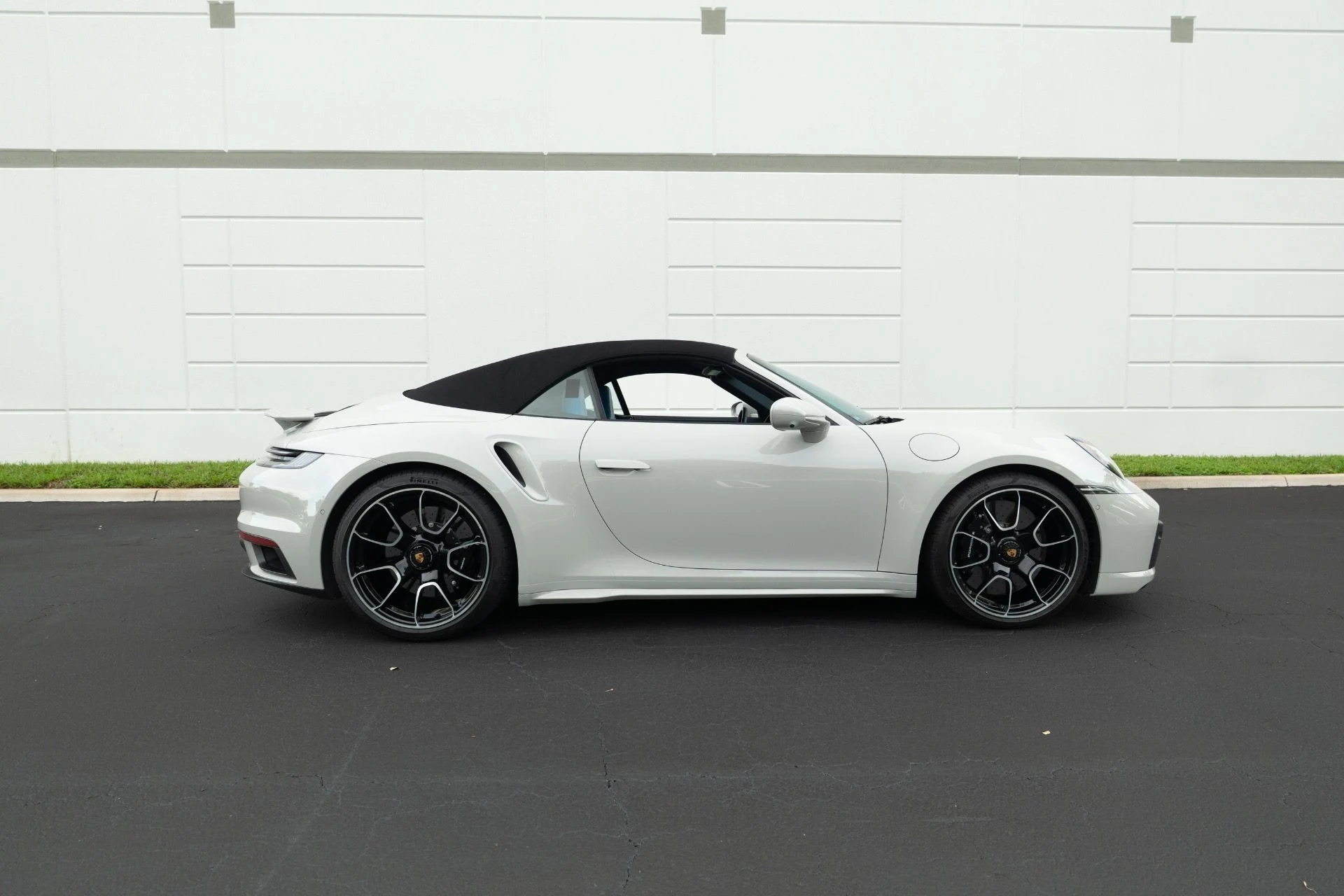 mph021_1762325555_Used_2024_Porsche_911_Turbo_S_1757432000_184dc352d7