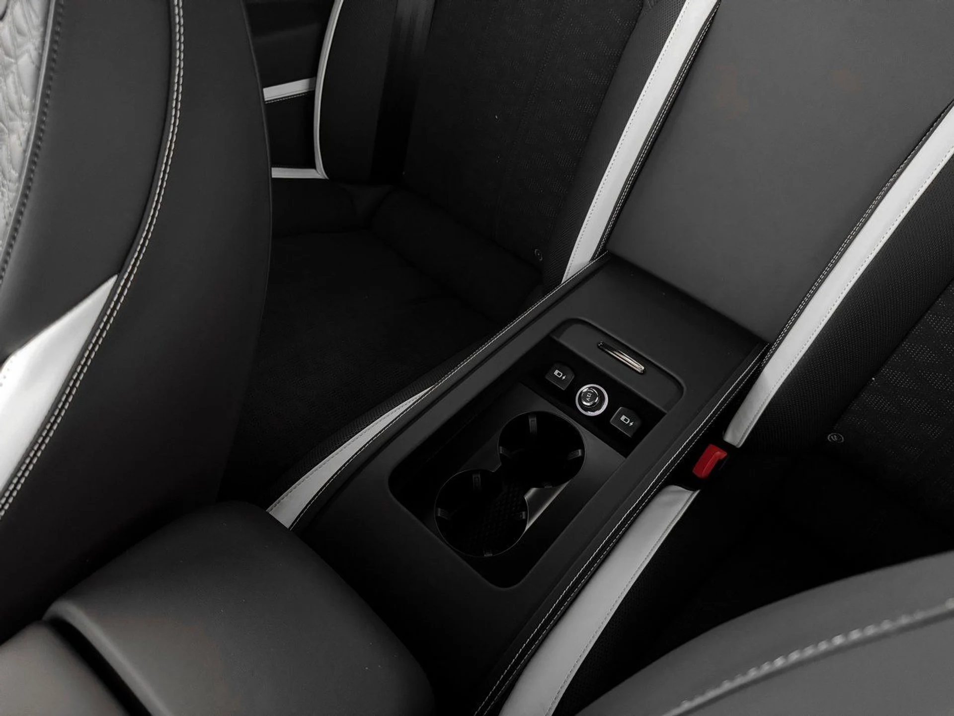 mph021_1764486563_cb40bf6e57fc41e8456308824573a19cx_9abb87f2f3