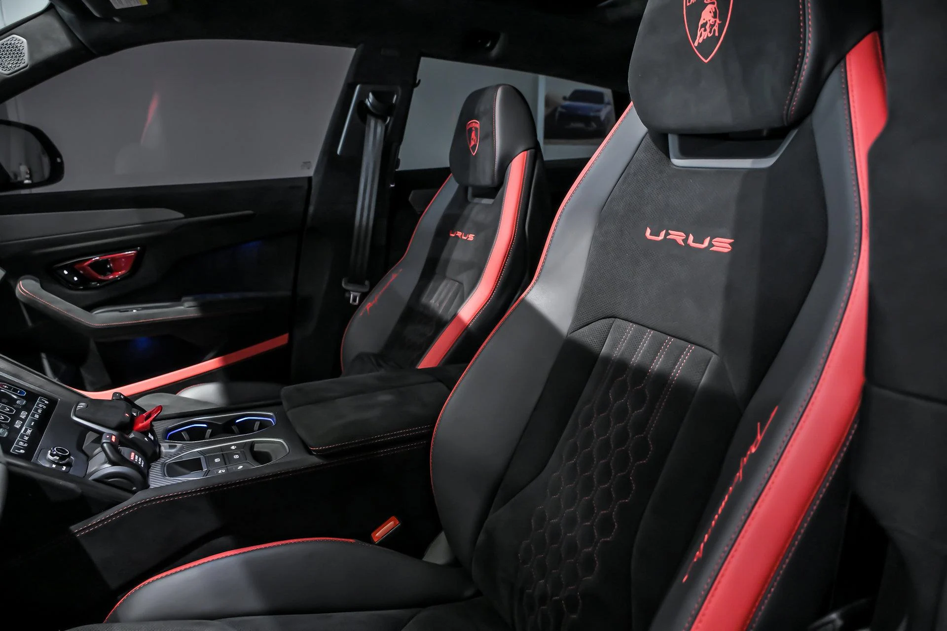 mph021_1788954722_Used_2023_Lamborghini_Urus_Performante_1765794842_cd6766a178