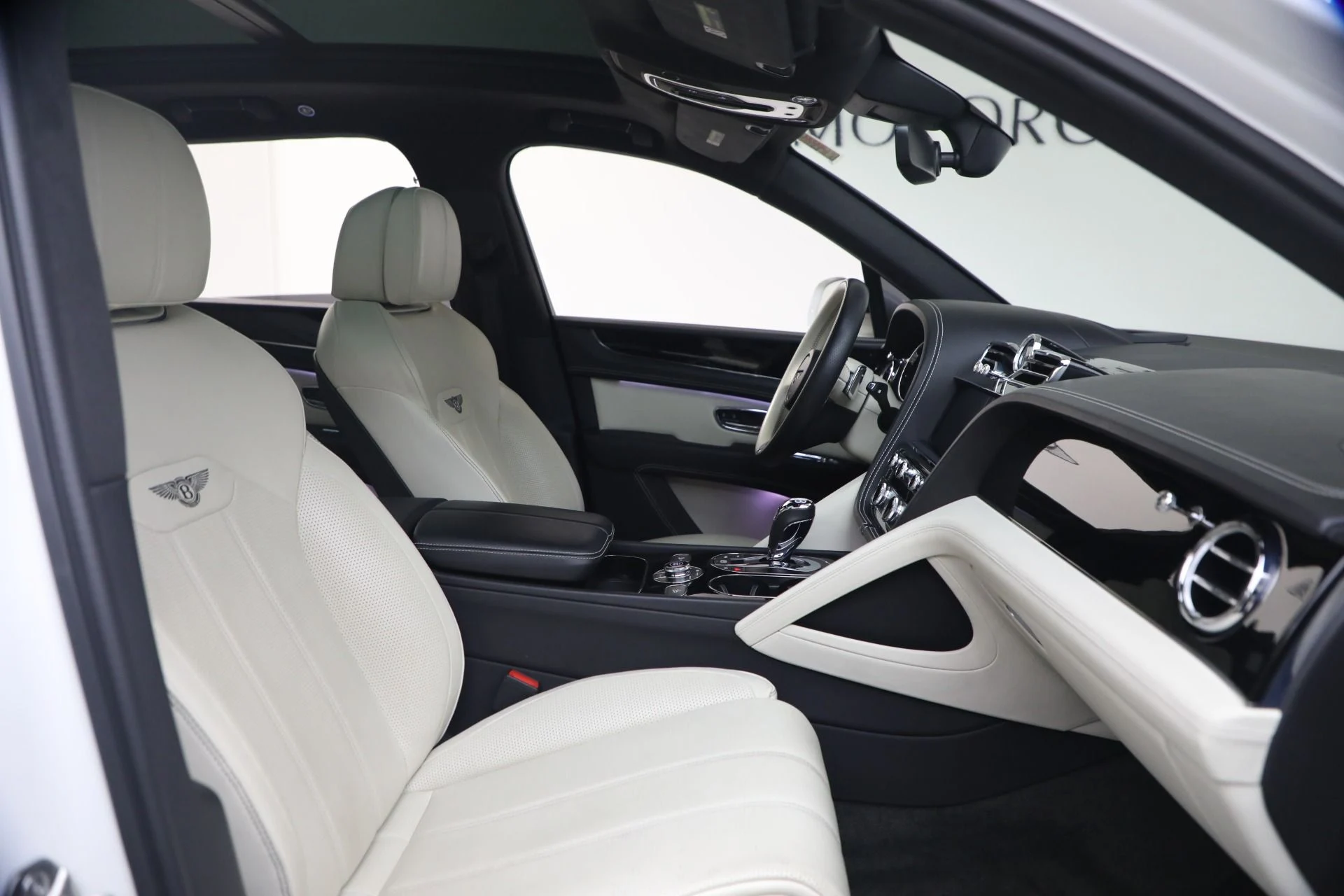 mph021_1794520068_Used_2023_Bentley_Bentayga_V8_1770079262_d44373d61b