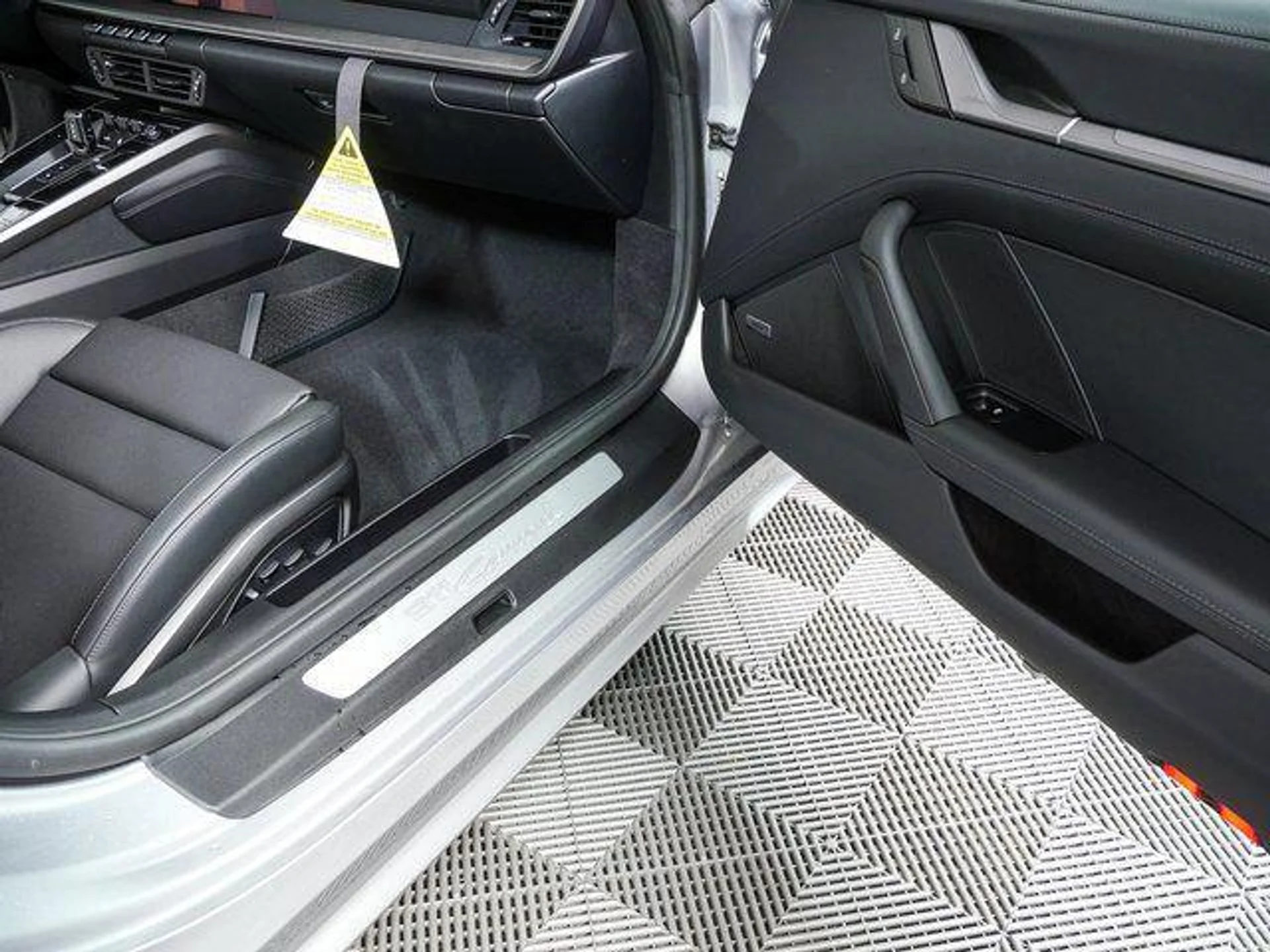 mph021_1803482638_yk2q7_A_Ym6_GQ_Dzzq93_Tihb3_GG_1_Qg_53986de73d