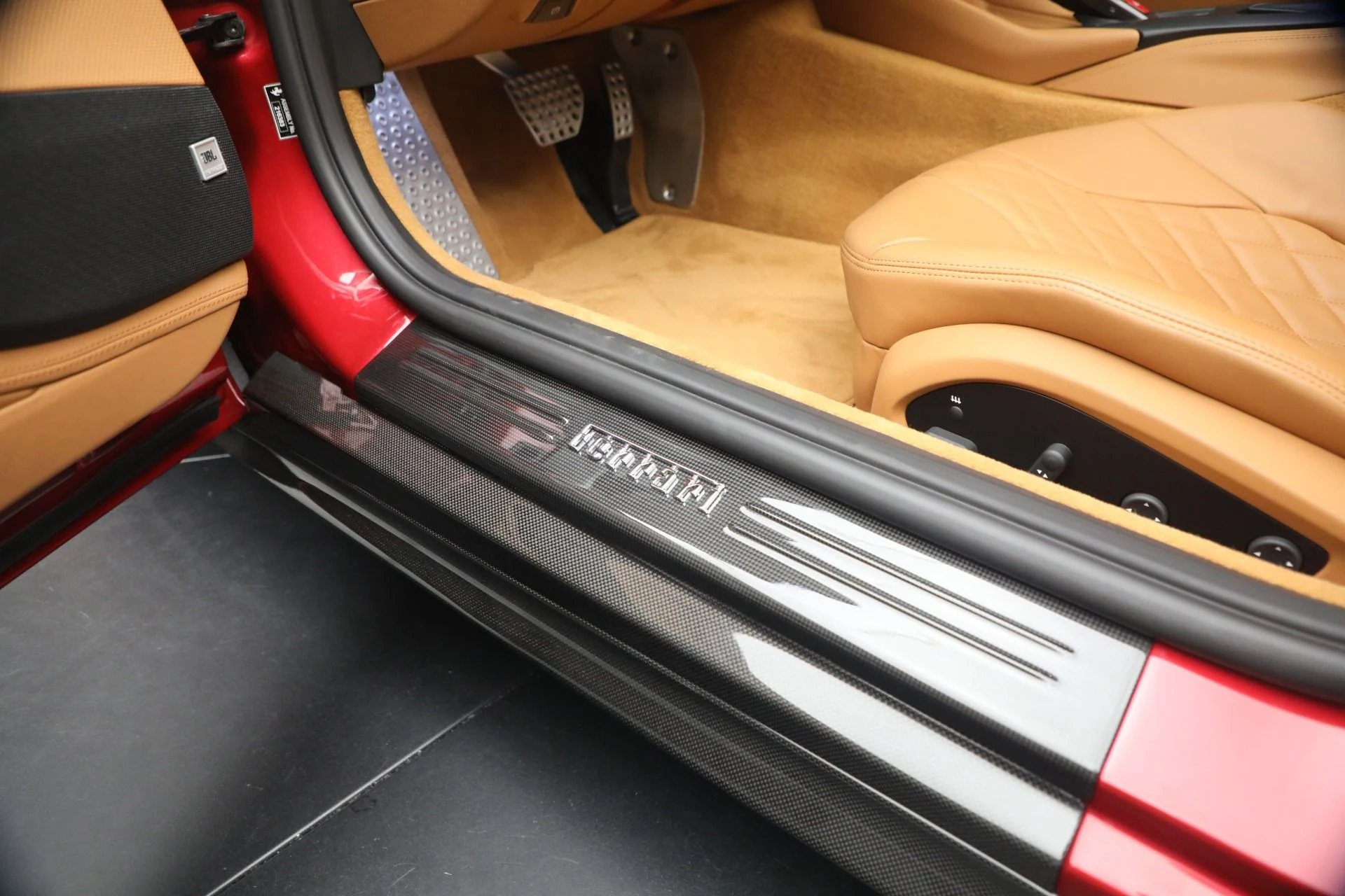 mph021_1806528218_Used_2023_Ferrari_812_GTS_1783706555_06d9dfca25