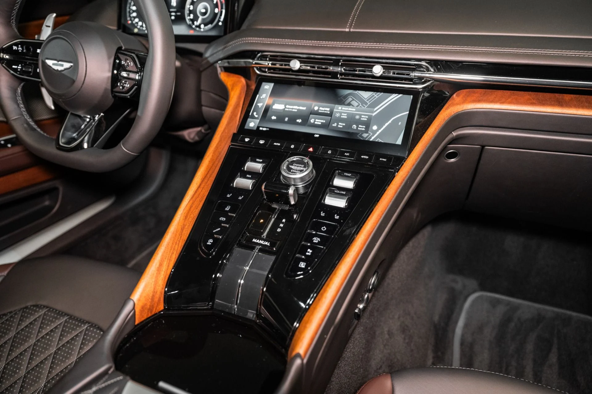 mph021_1810077445_Used_2025_Aston_Martin_DB_12_Coupe_1748960287_57abfdcd35