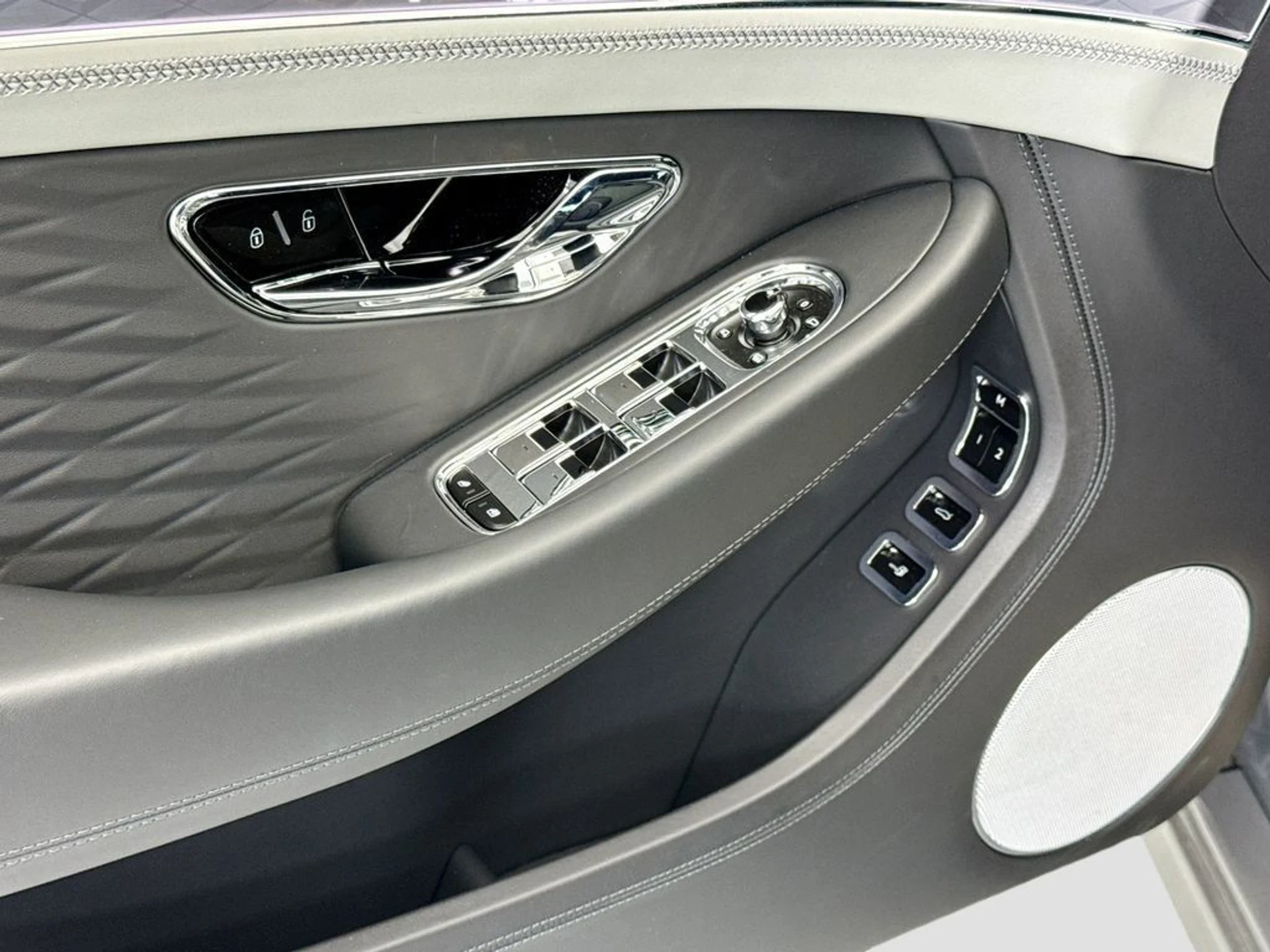 mph021_1812928985_new_2026_bentley_continental_gt_azure_8119_22981513_22_1024_5137d0cd8d