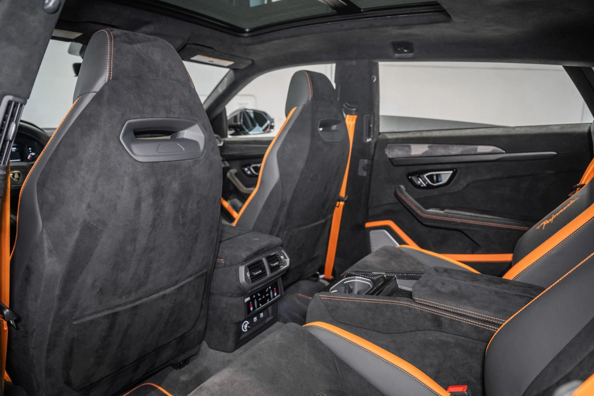 mph021_1830477921_Used_2024_Lamborghini_Urus_Performante_1773070205_95d97ca5d7