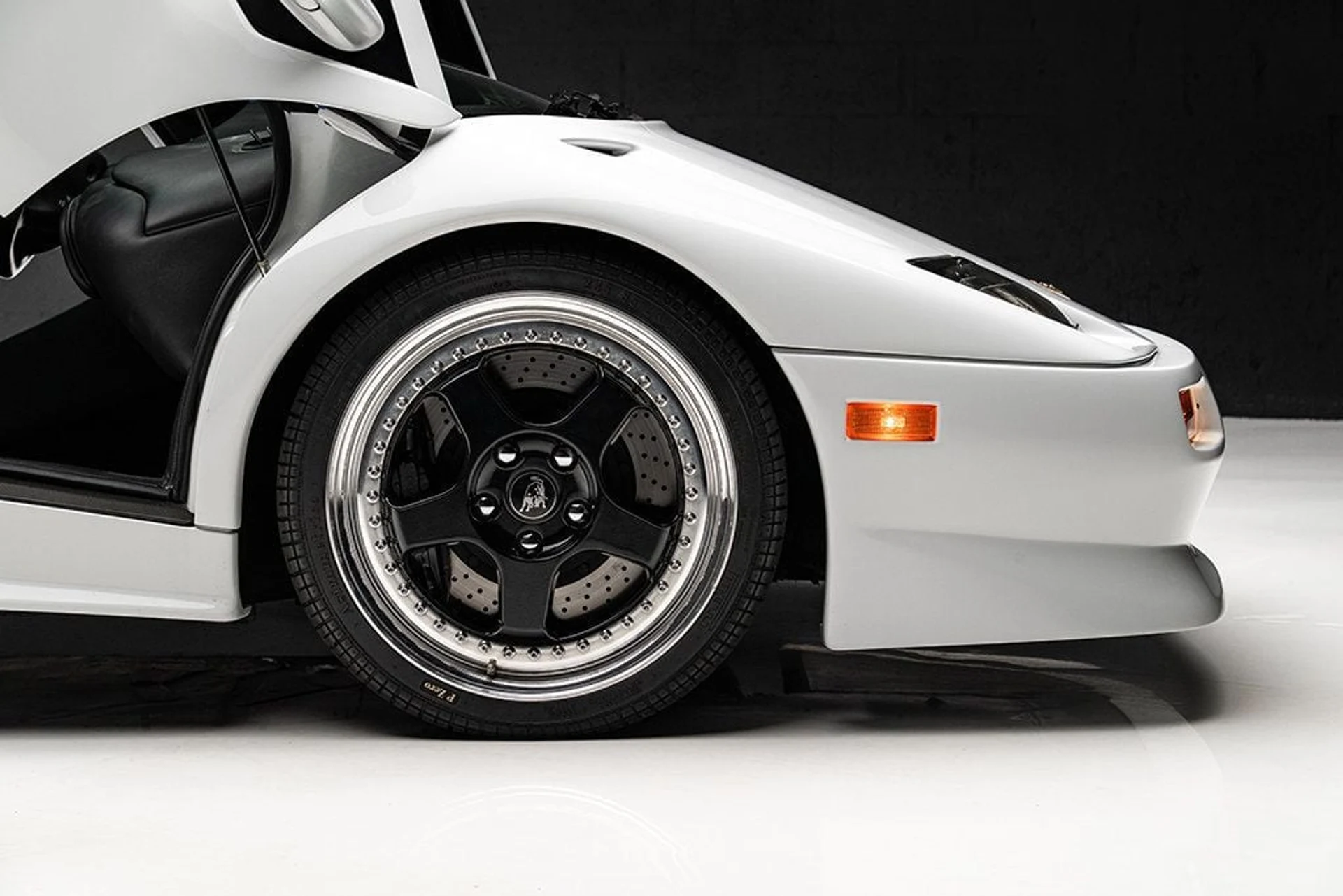 mph021_1837930079_used_1999_lamborghini_diablo_sv_9689_22911634_22_1024_95a2404bc2