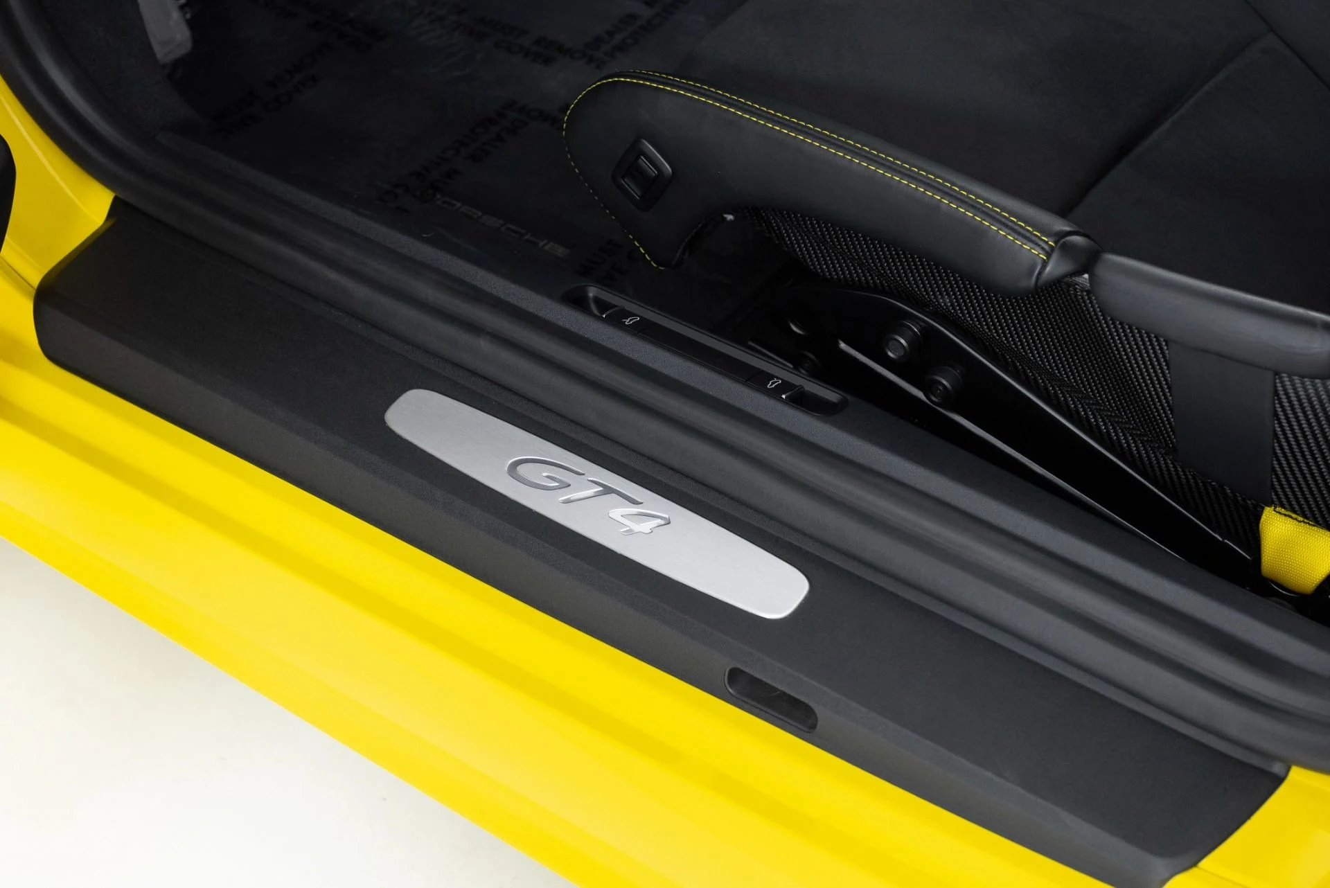 mph021_1838683440_Used_2022_Porsche_718_Cayman_GT_4_1769546035_7afd2b9185