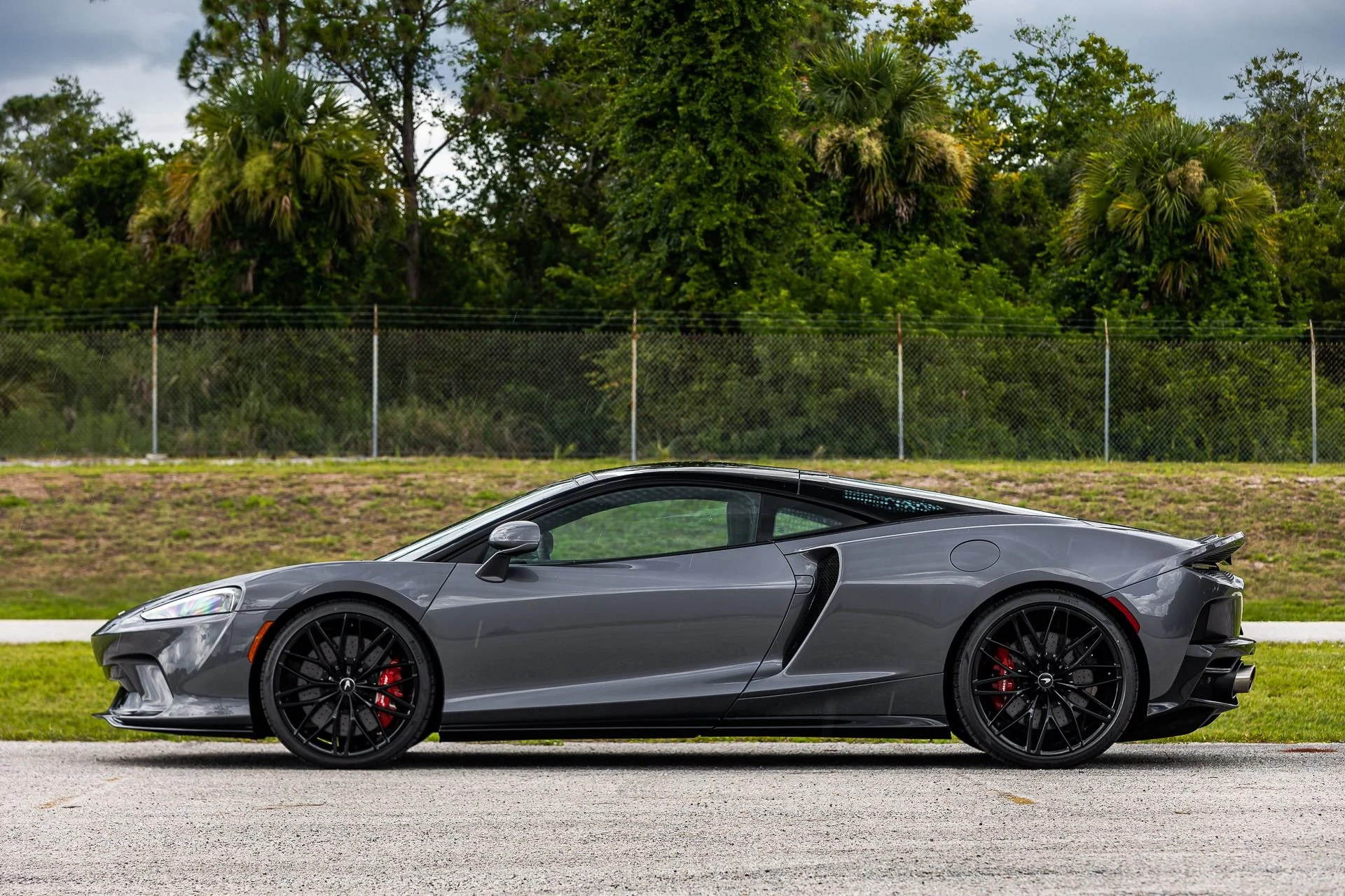 mph021_1843501375_Used_2023_Mc_Laren_GT_Luxe_369b458887