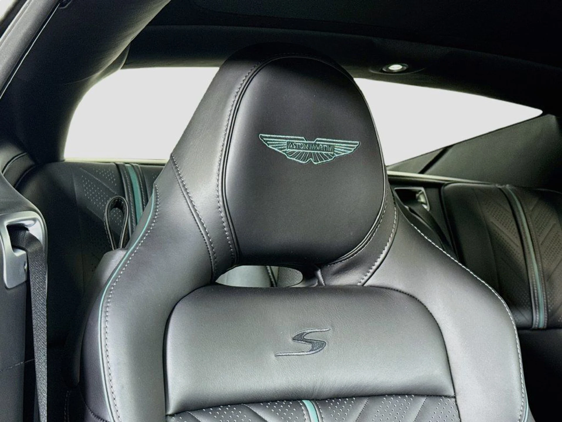 mph021_1846741207_new_2026_aston_martin_db12_scoupe_11350_23086694_23_1024_bb08c5e5c3