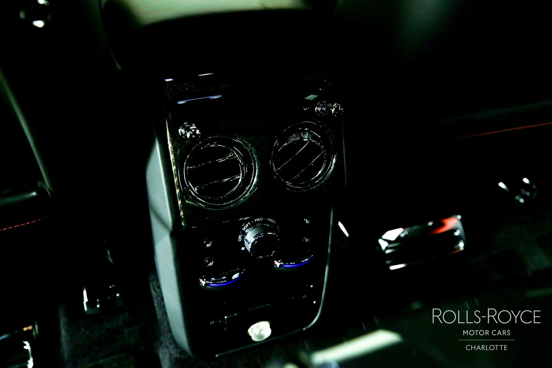 mph021_1849723767_Used_2022_Rolls_Royce_Black_Badge_Cullinan_1769449114_13034e9dd8