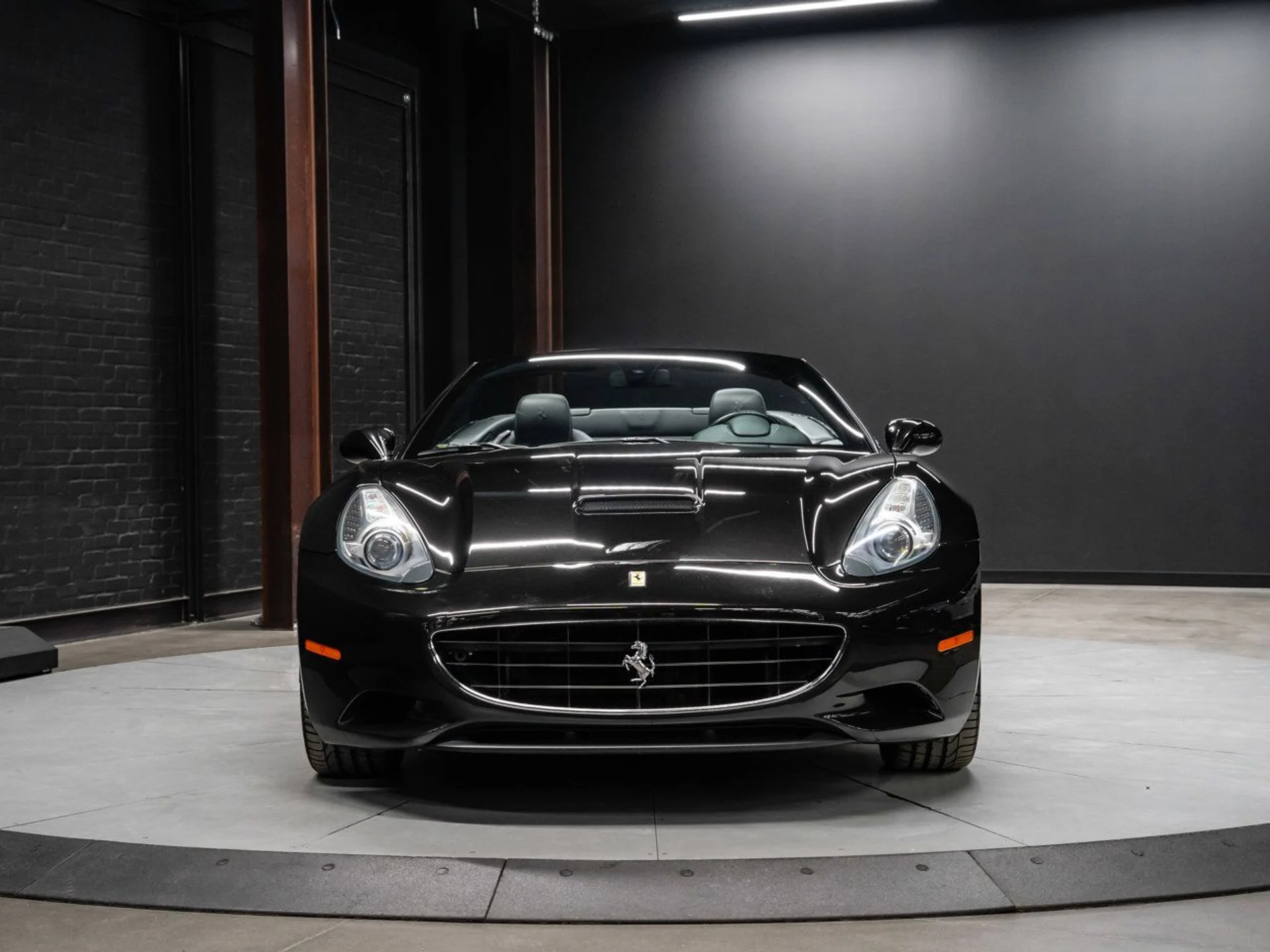 mph021_1861726990_ferrari_california_2011_9575b48382